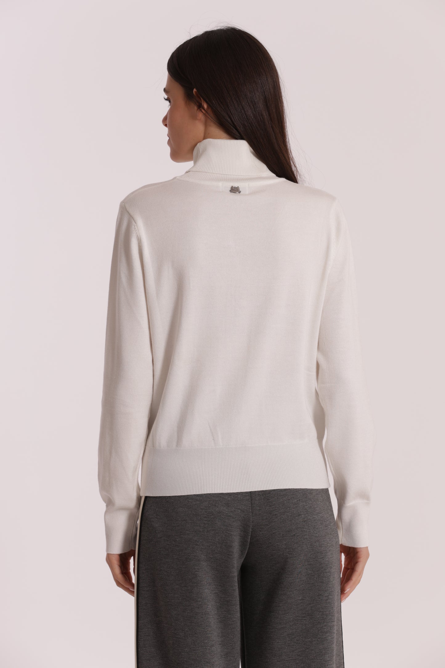 MAGLIA COLLO ALTO IN MANO FREDDA