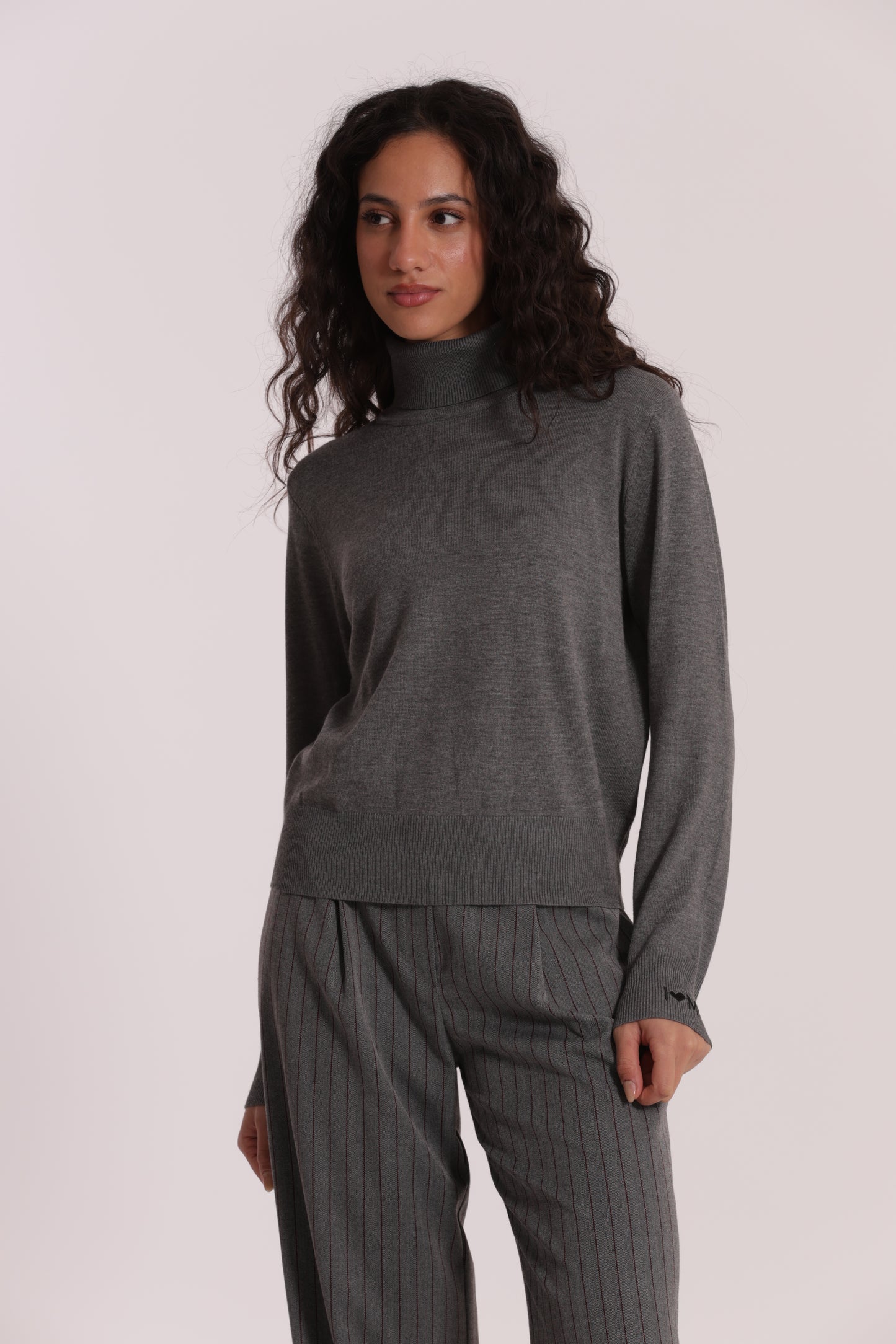 MAGLIA COLLO ALTO IN MANO FREDDA