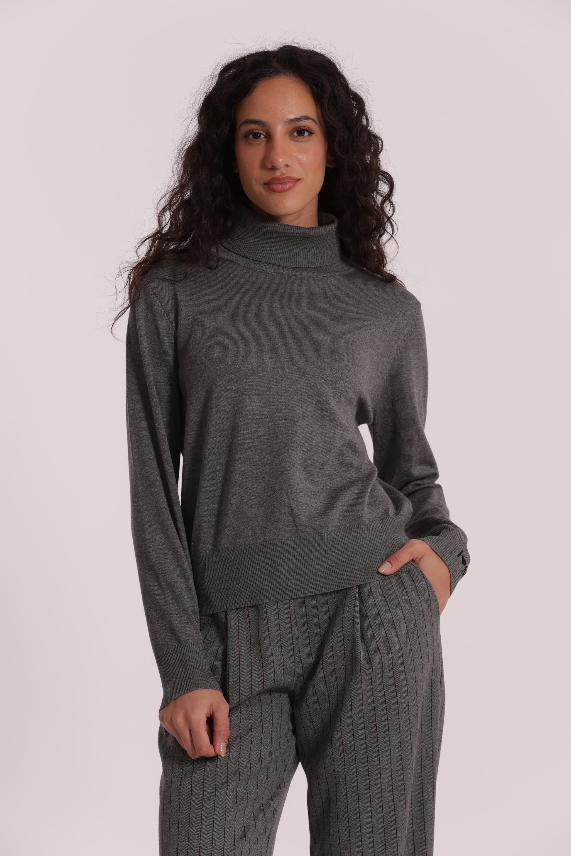 MAGLIA COLLO ALTO IN MANO FREDDA