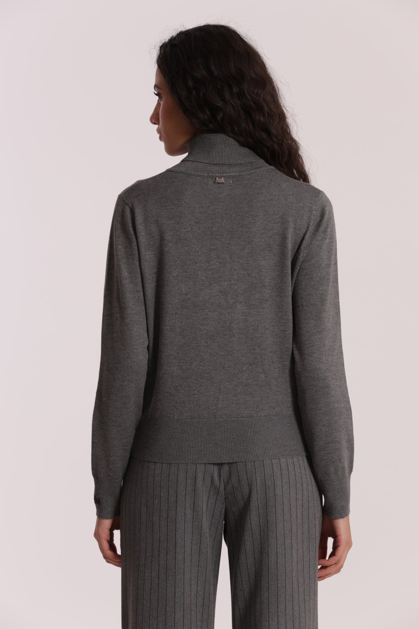 MAGLIA COLLO ALTO IN MANO FREDDA