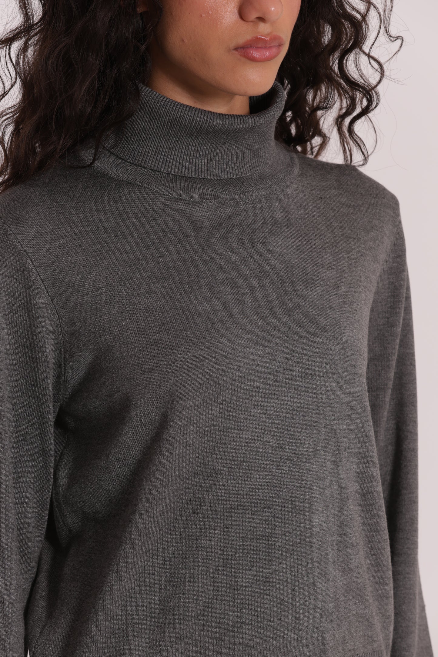 MAGLIA COLLO ALTO IN MANO FREDDA
