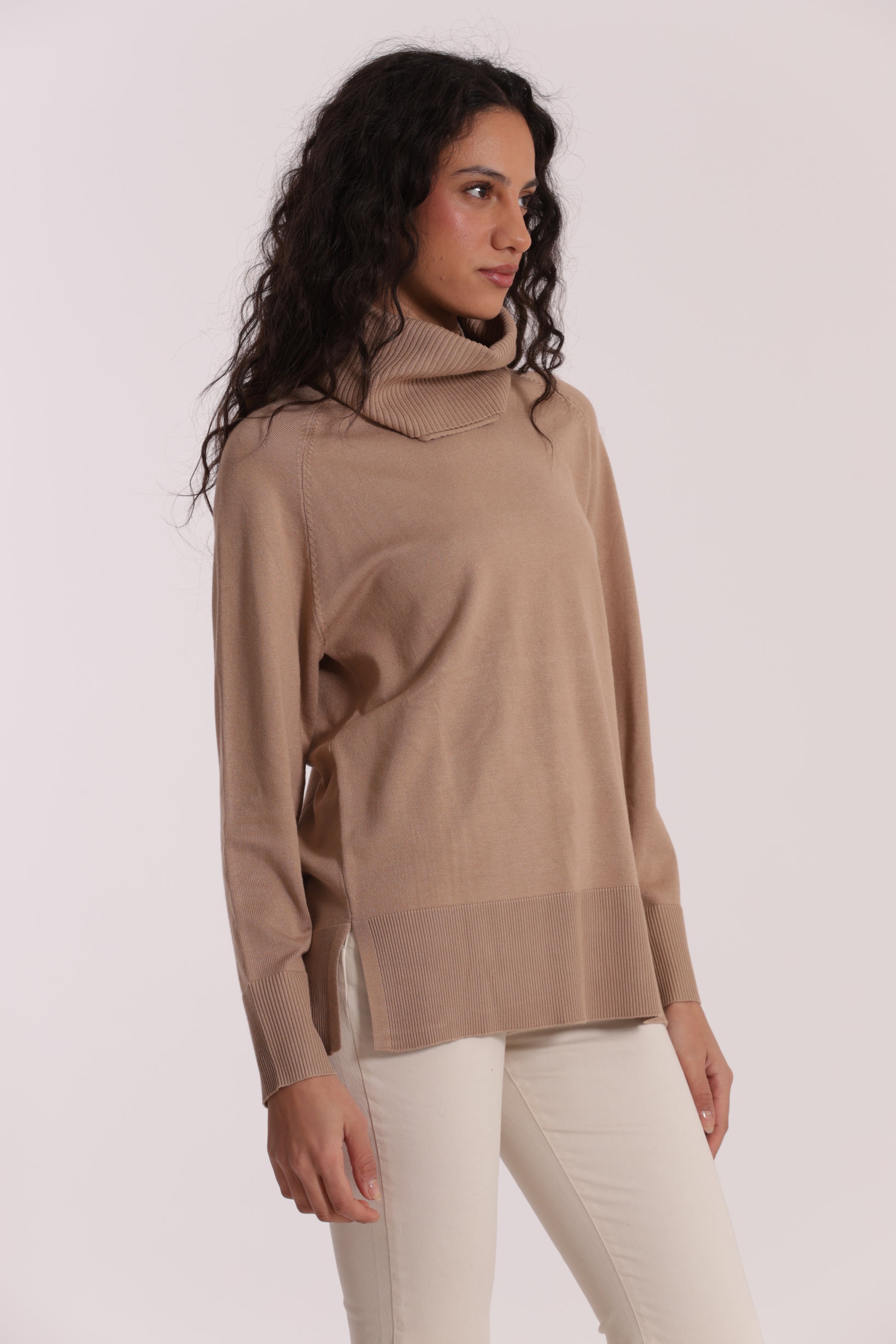 MAGLIA OVER CON SPACCHI LATERALI