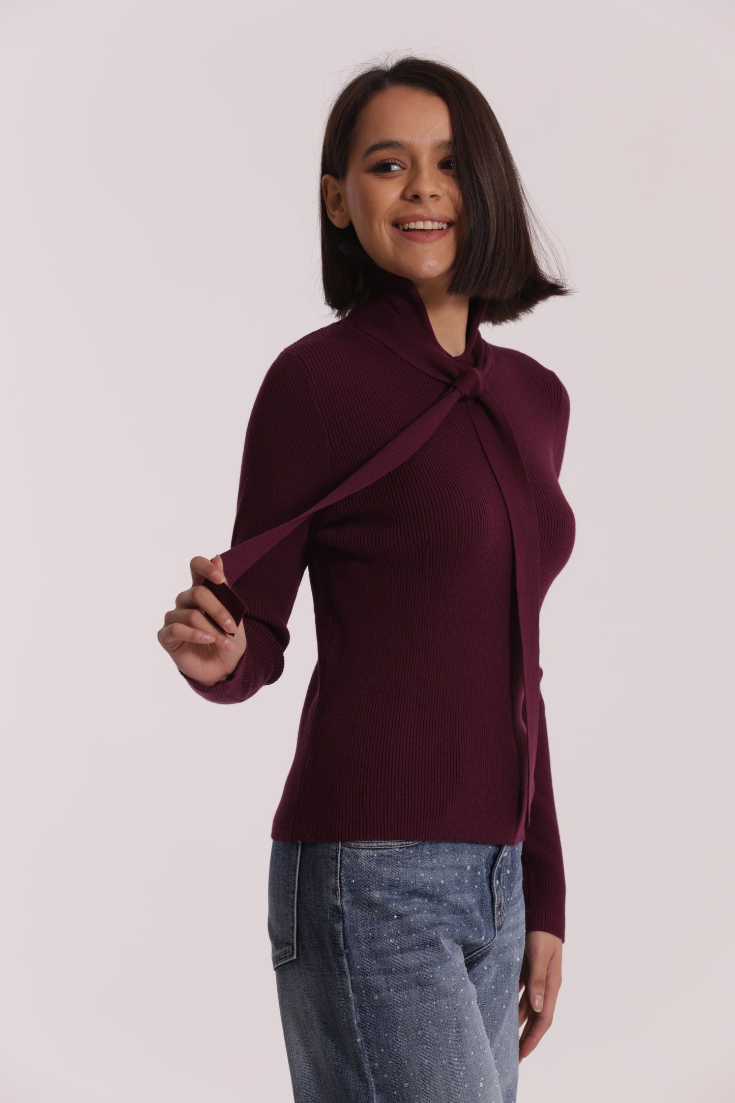 MAGLIA CON DETTAGLIO CRAVATTINO