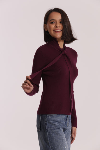 MAGLIA CON DETTAGLIO CRAVATTINO