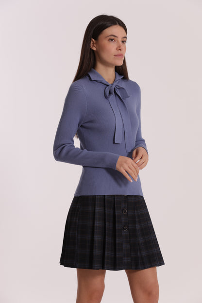 MAGLIA CON DETTAGLIO CRAVATTINO