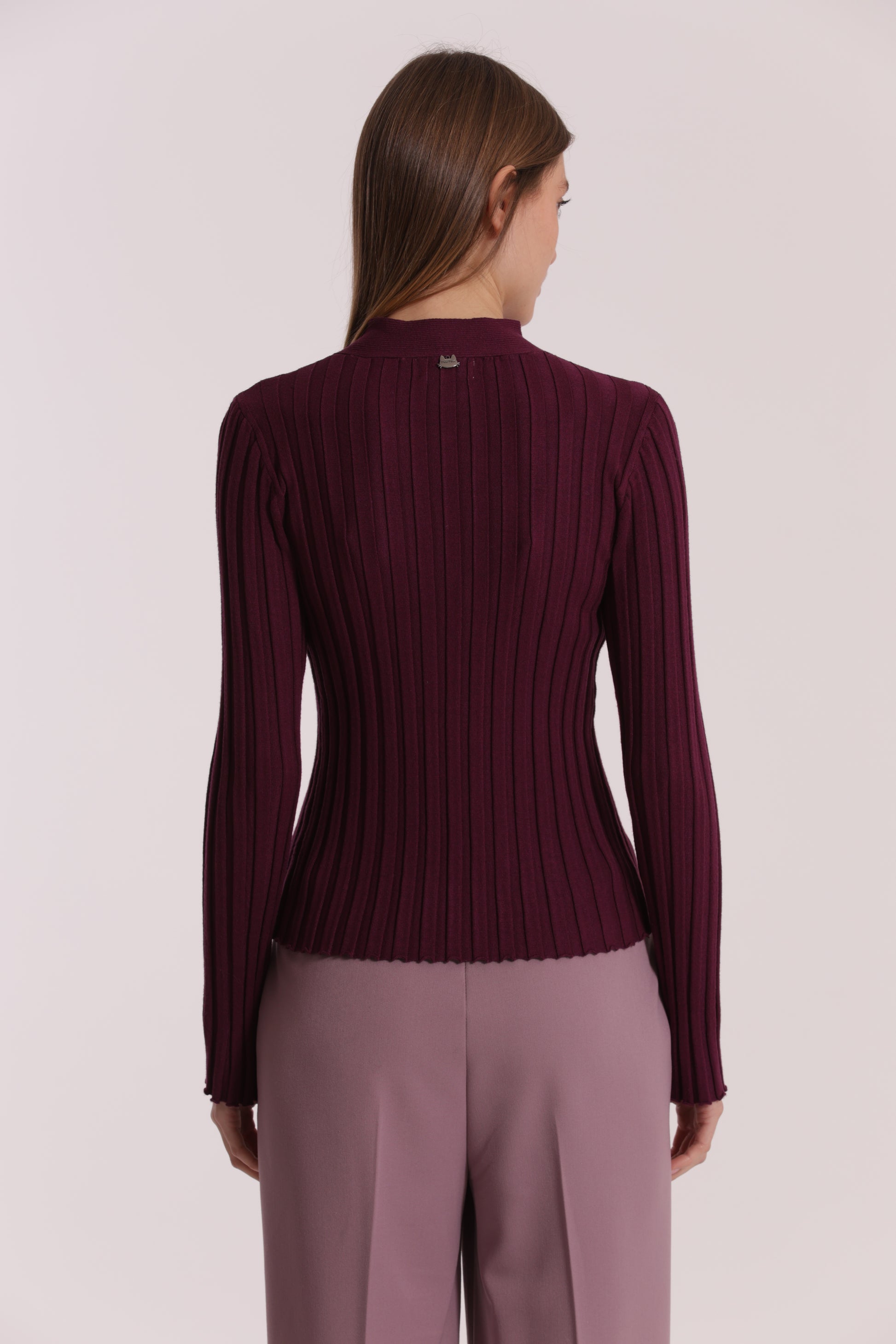 MAGLIA SCOLLO A GOCCIA CON ACCESSORIO METALLICO