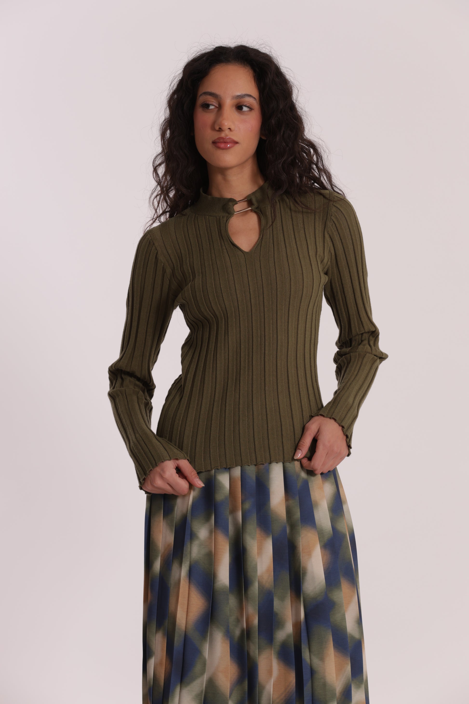 MAGLIA SCOLLO A GOCCIA CON ACCESSORIO METALLICO