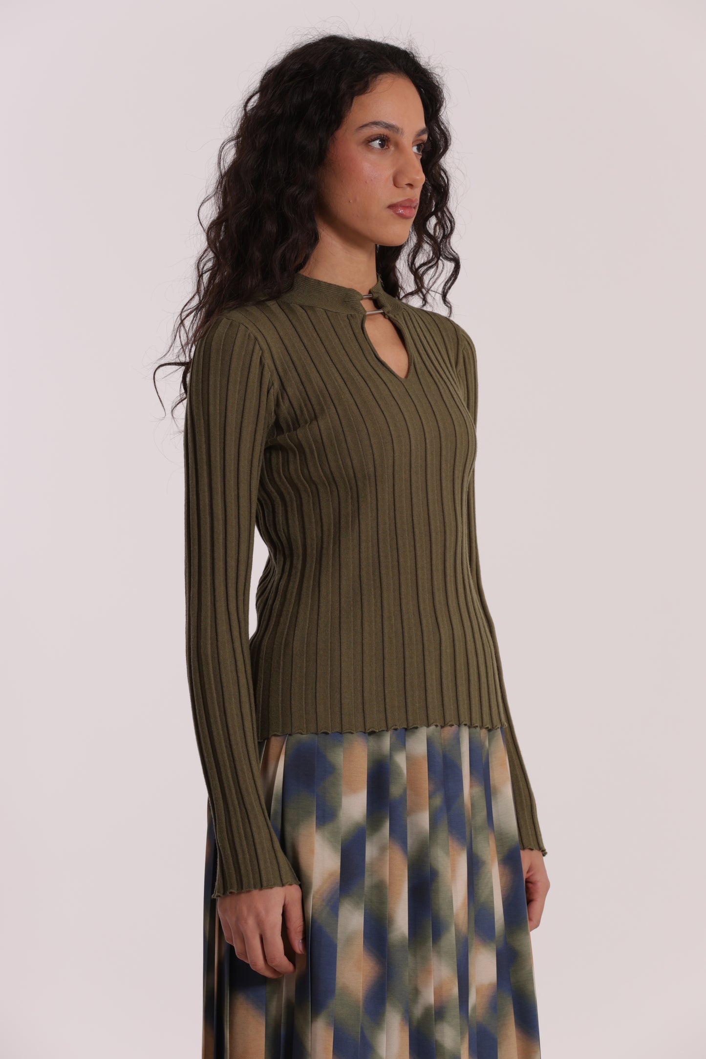 MAGLIA SCOLLO A GOCCIA CON ACCESSORIO METALLICO