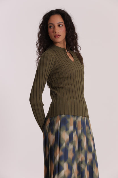 MAGLIA SCOLLO A GOCCIA CON ACCESSORIO METALLICO