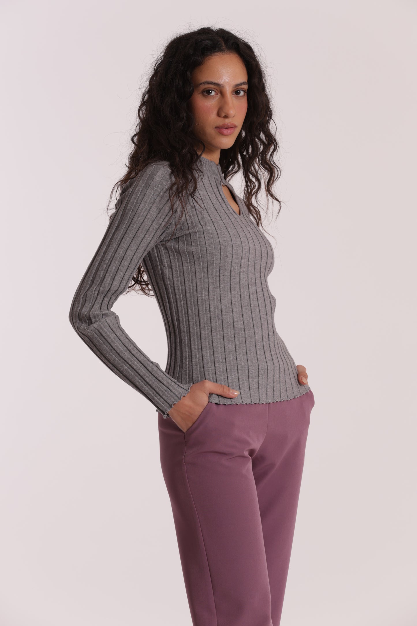 MAGLIA SCOLLO A GOCCIA CON ACCESSORIO METALLICO