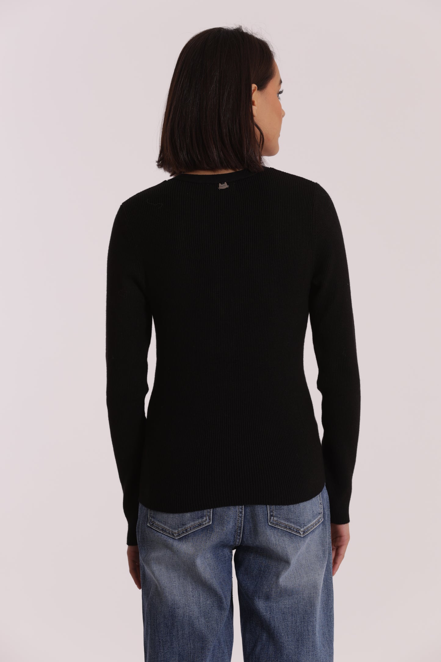 MAGLIA CUT OUT CON DETTAGLIO BOTTONI