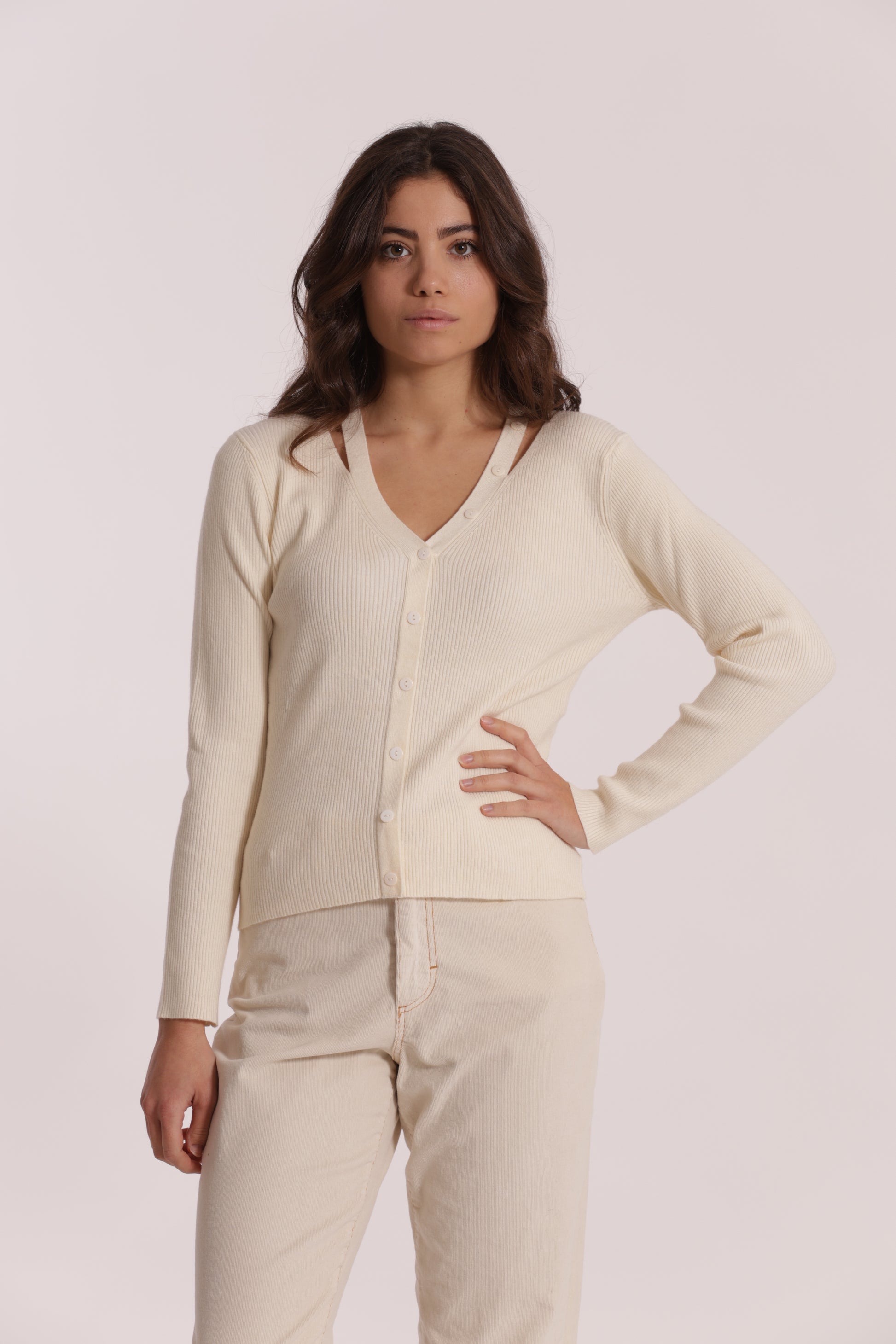 MAGLIA CUT OUT CON DETTAGLIO BOTTONI