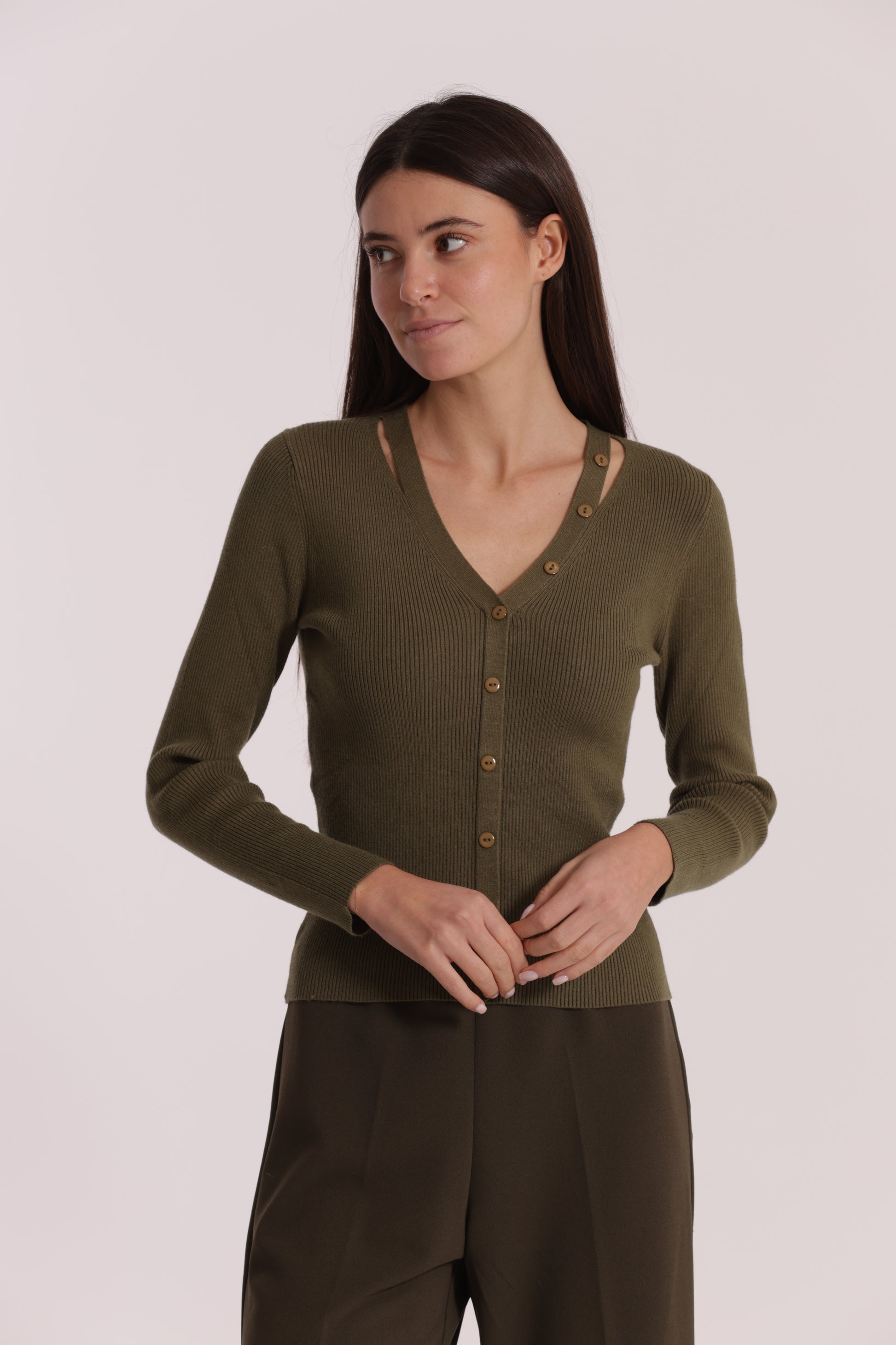 MAGLIA CUT OUT CON DETTAGLIO BOTTONI