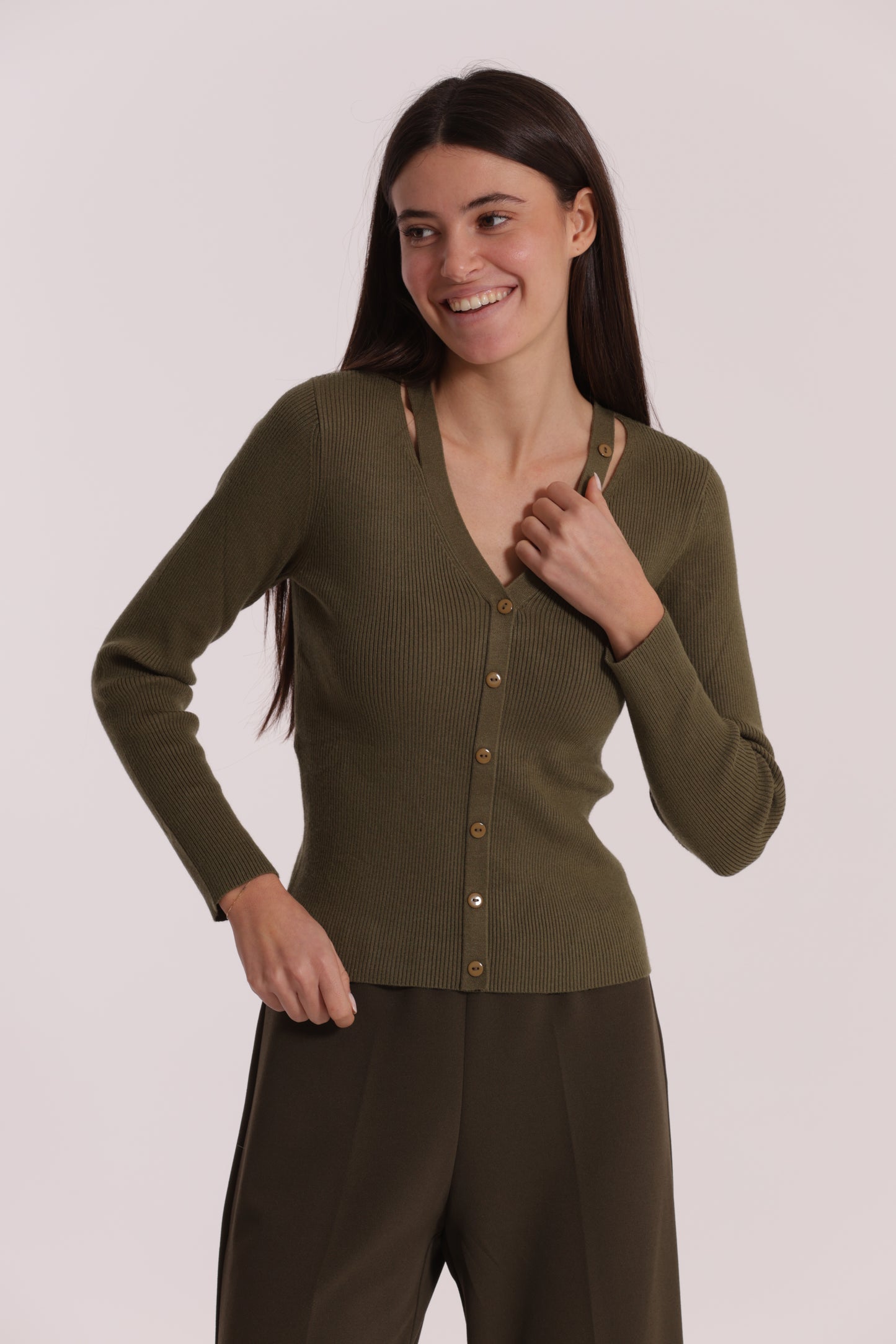 MAGLIA CUT OUT CON DETTAGLIO BOTTONI