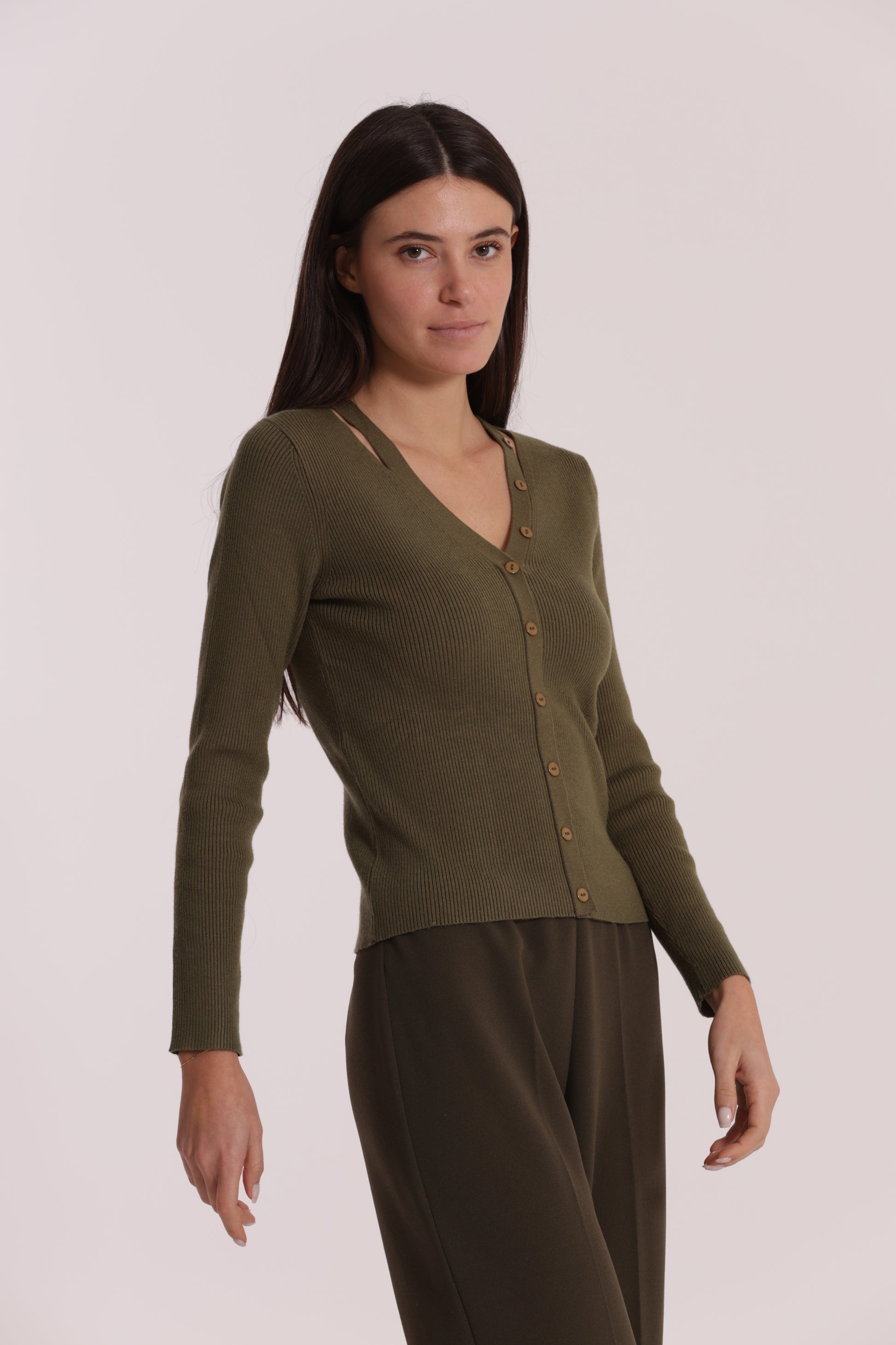 MAGLIA CUT OUT CON DETTAGLIO BOTTONI