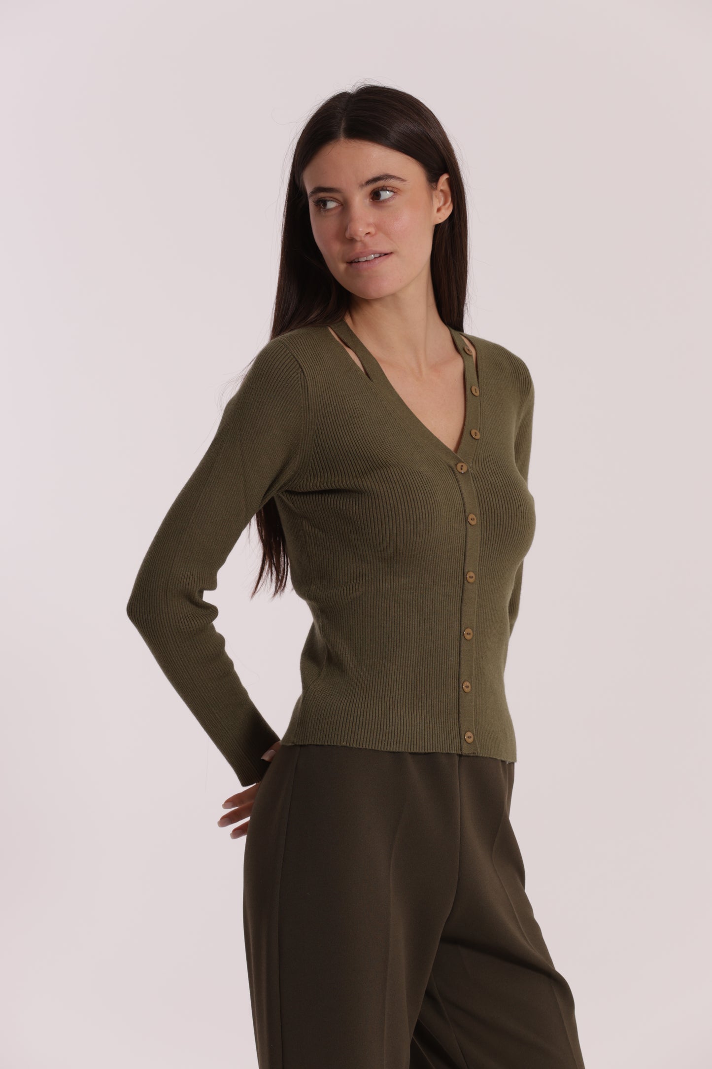 MAGLIA CUT OUT CON DETTAGLIO BOTTONI