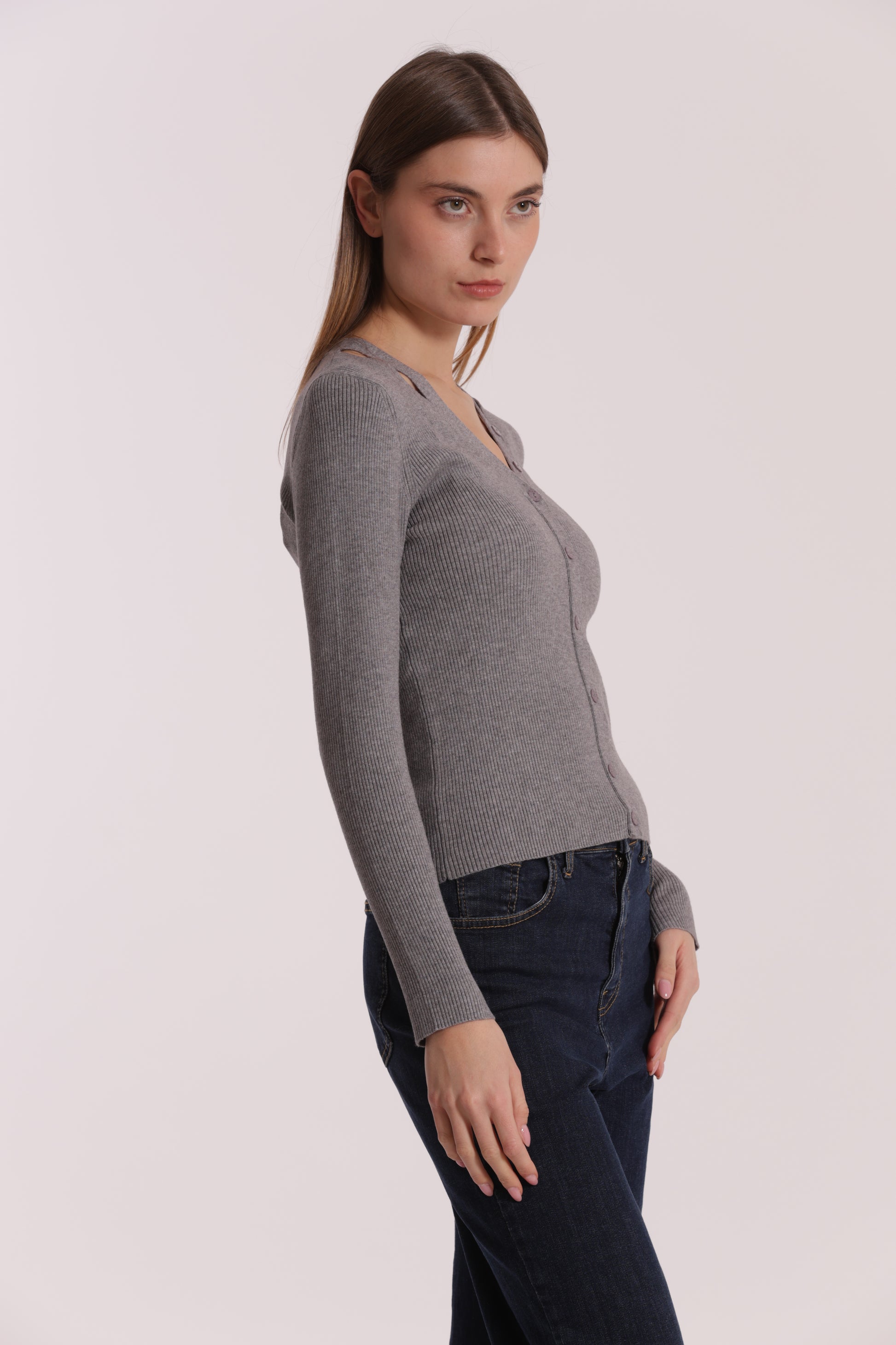 MAGLIA CUT OUT CON DETTAGLIO BOTTONI