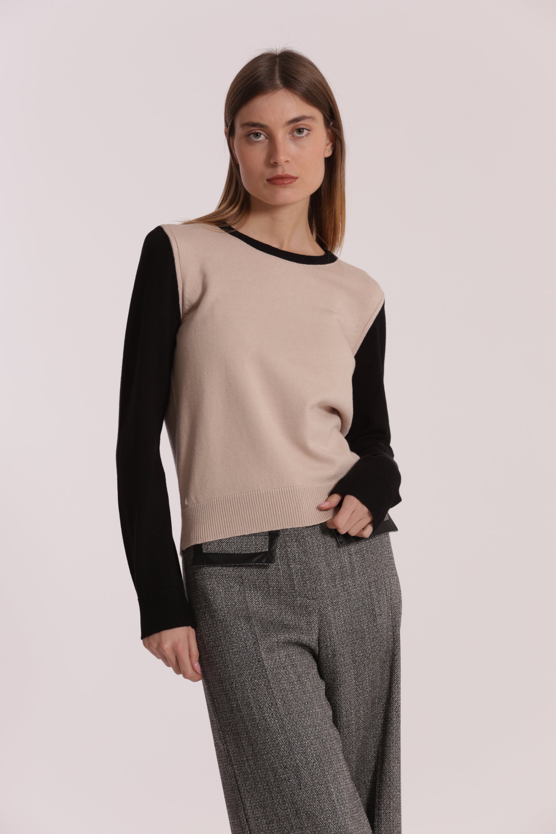 MAGLIA BICOLOR SCOLLO TONDO