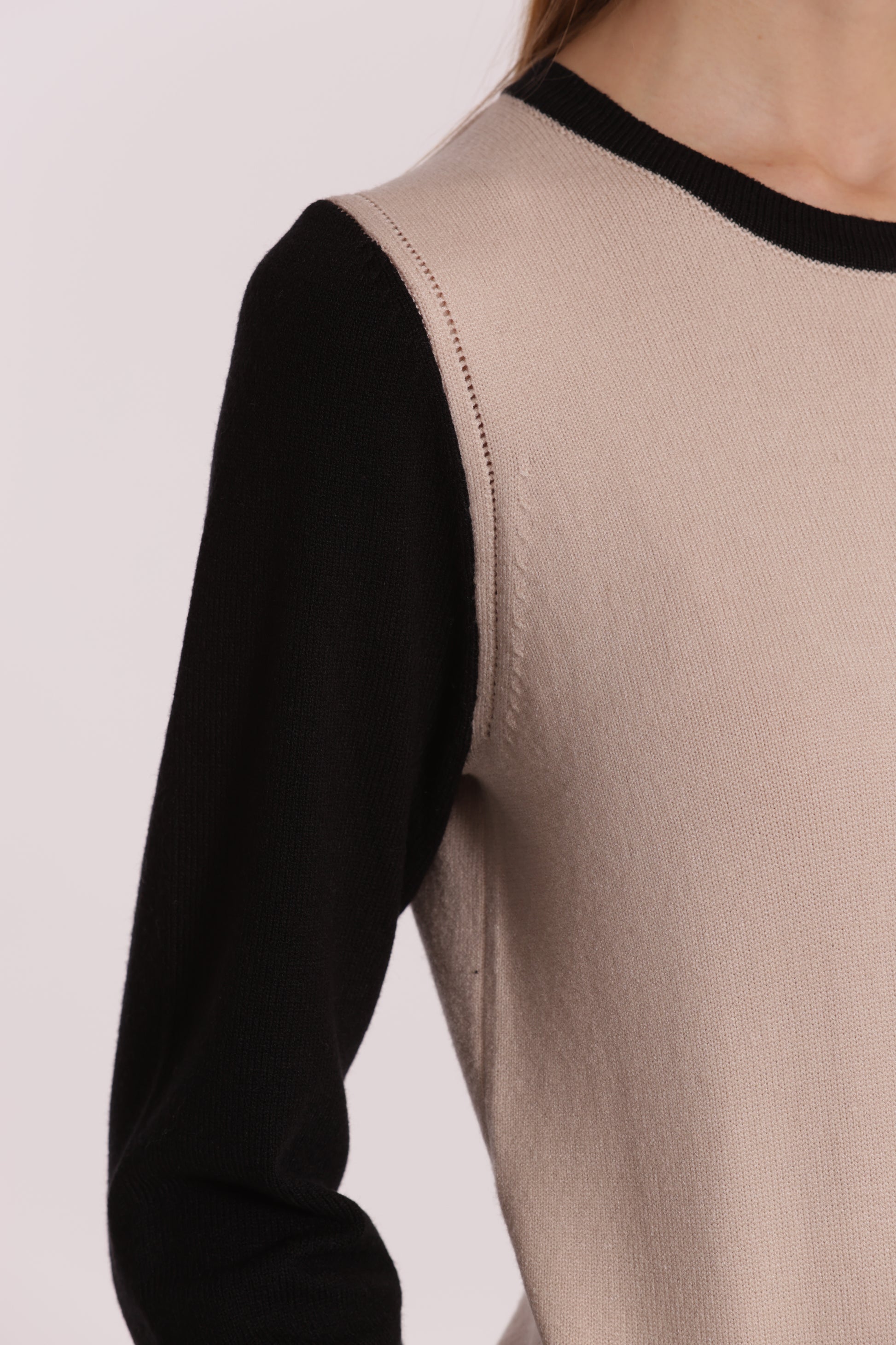 MAGLIA BICOLOR SCOLLO TONDO
