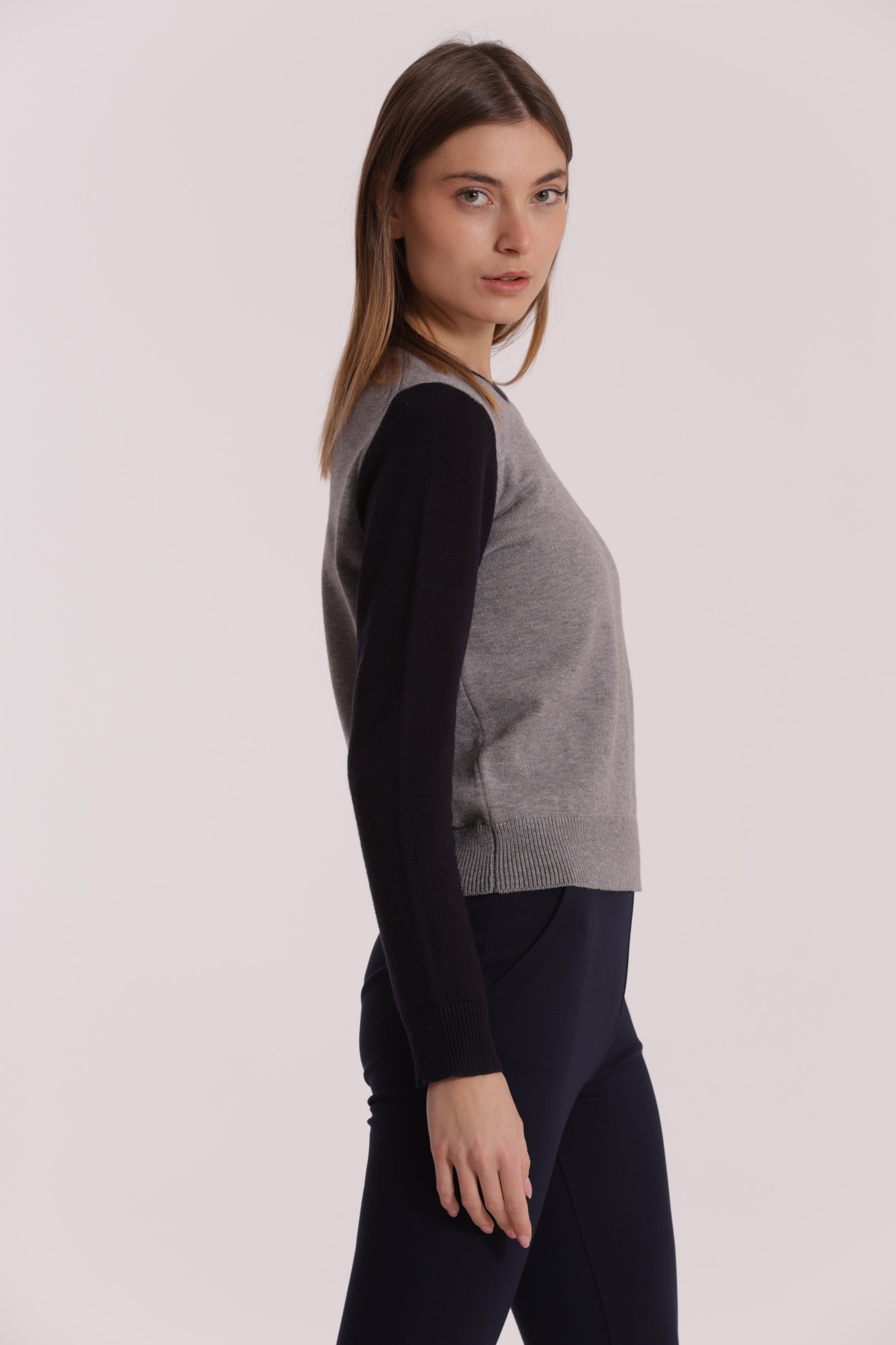 MAGLIA BICOLOR SCOLLO TONDO