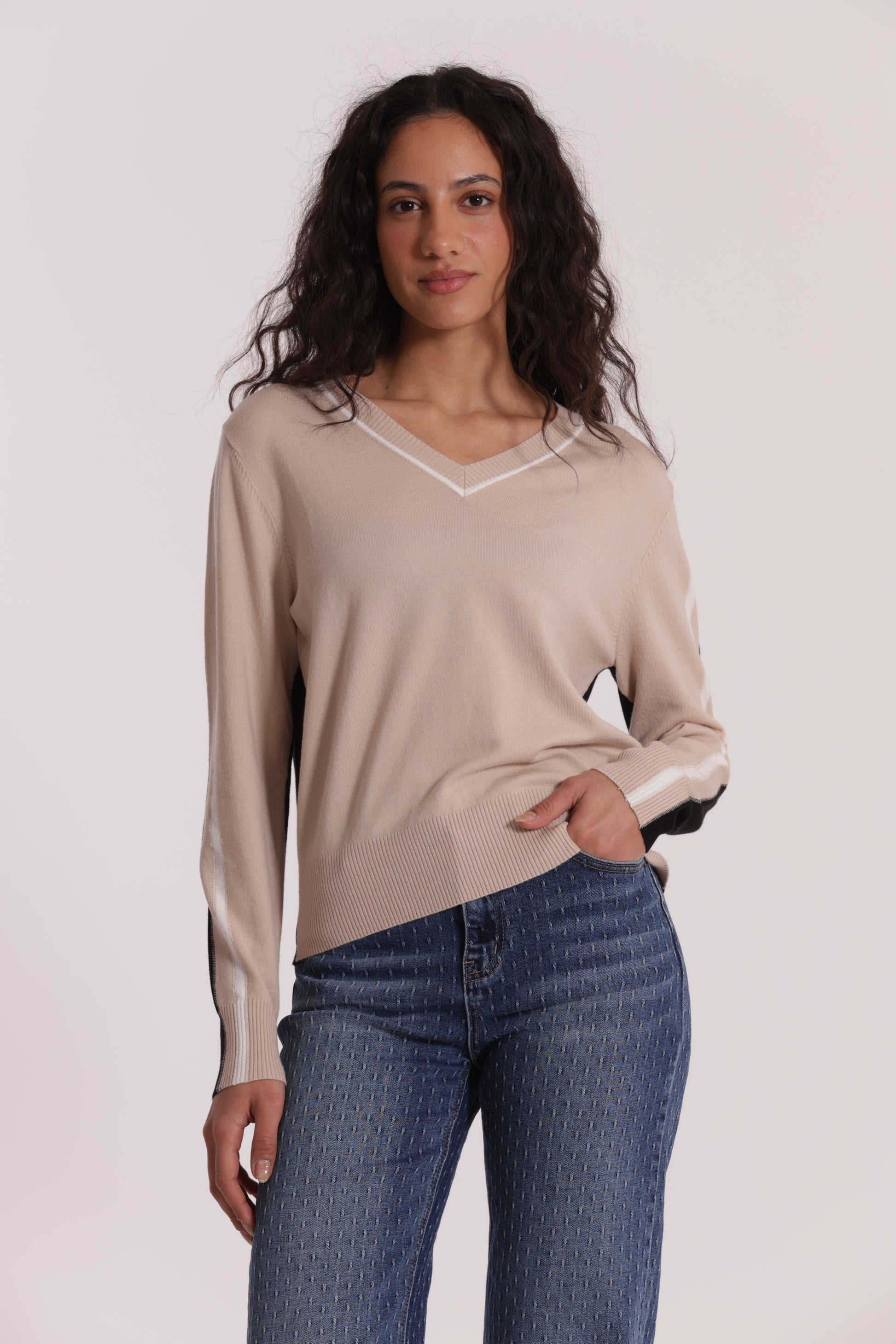 MAGLIA TRICOLOR SCOLLO A V