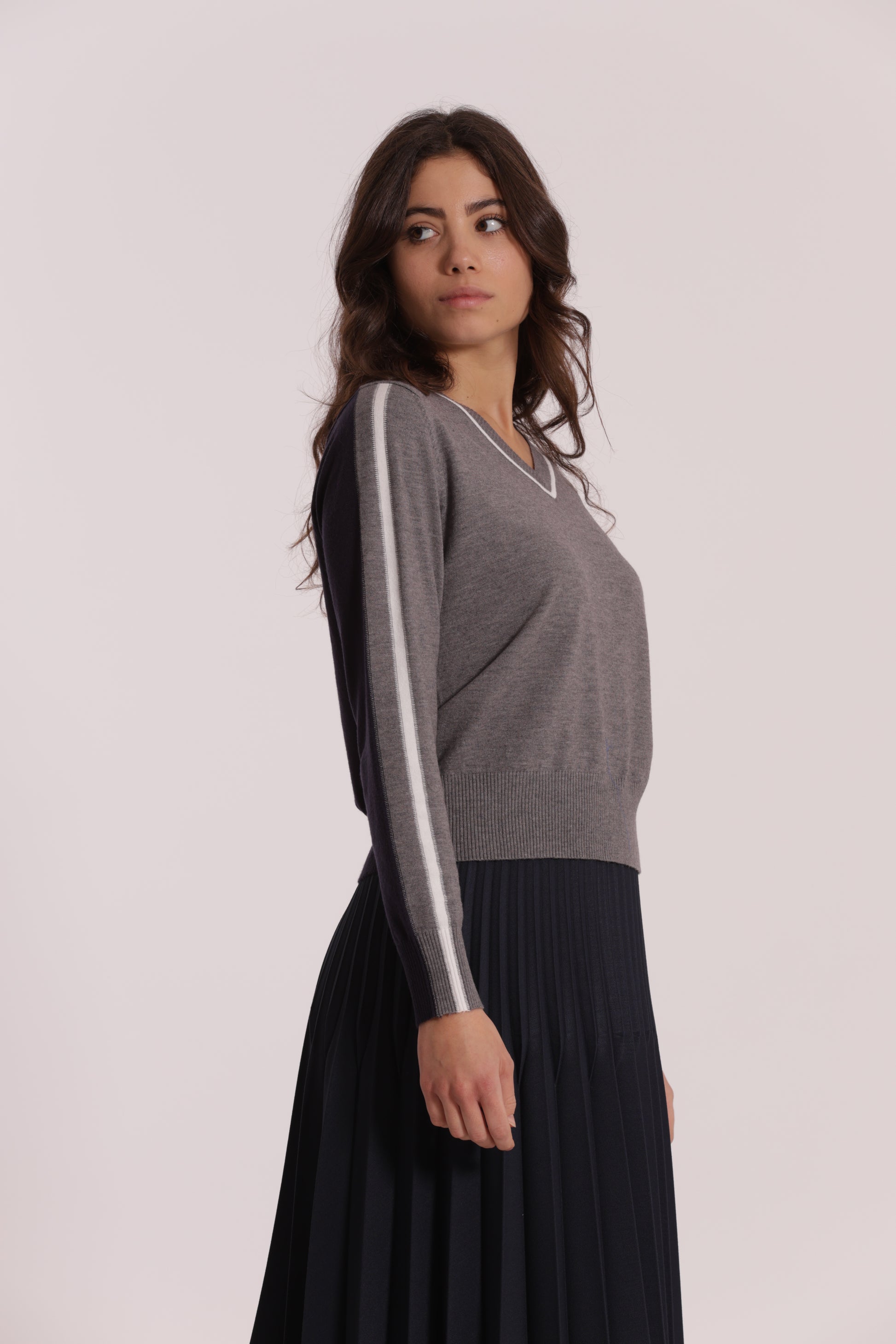 MAGLIA TRICOLOR SCOLLO A V