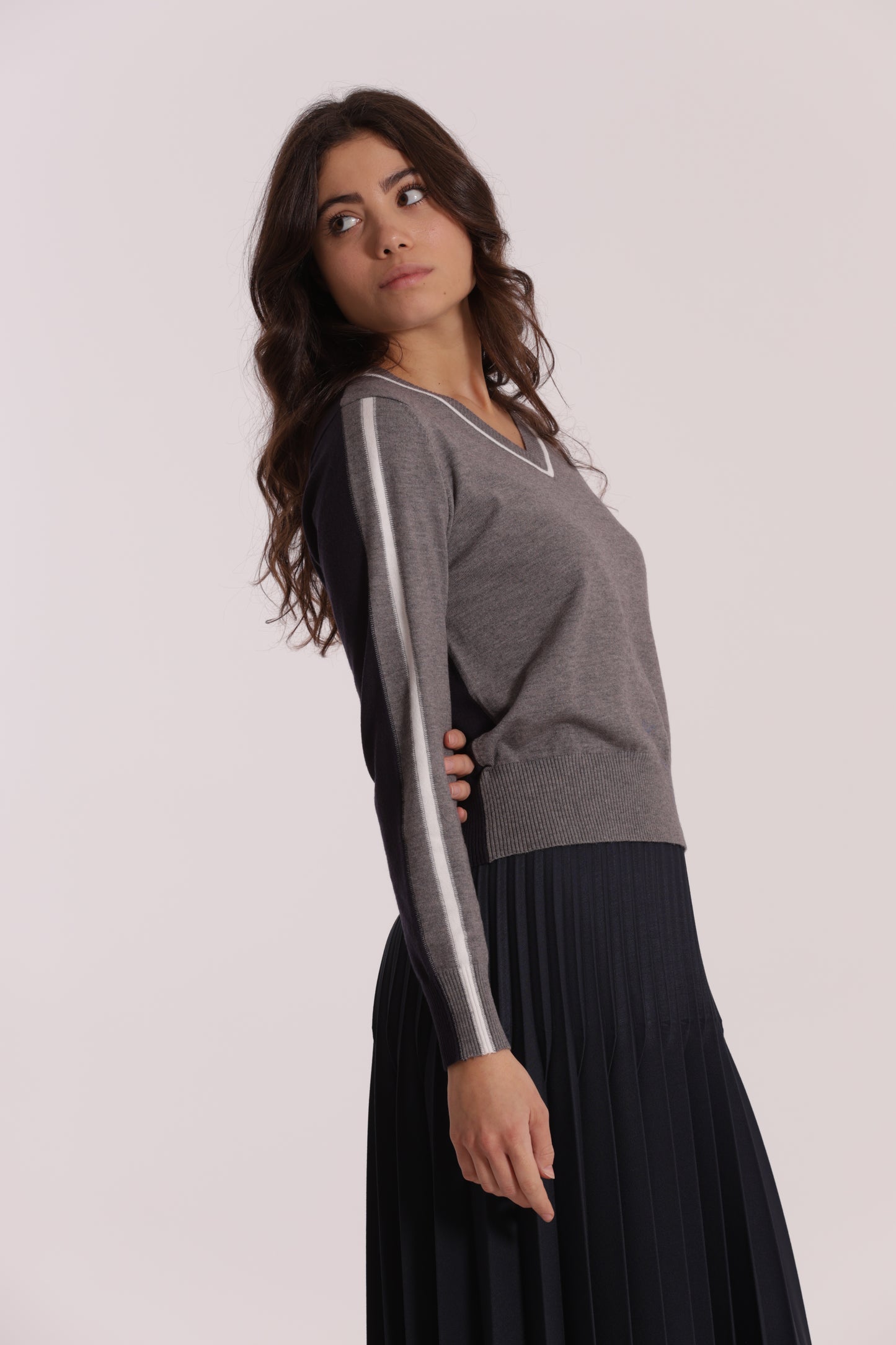 MAGLIA TRICOLOR SCOLLO A V