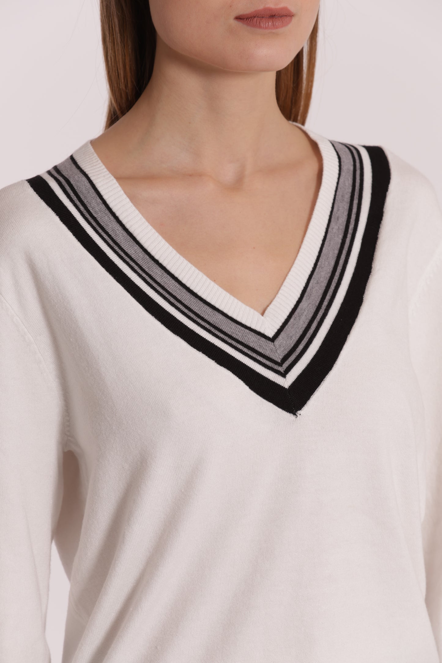 MAGLIA TRICOLOR CON DETTAGLIO RIGHE