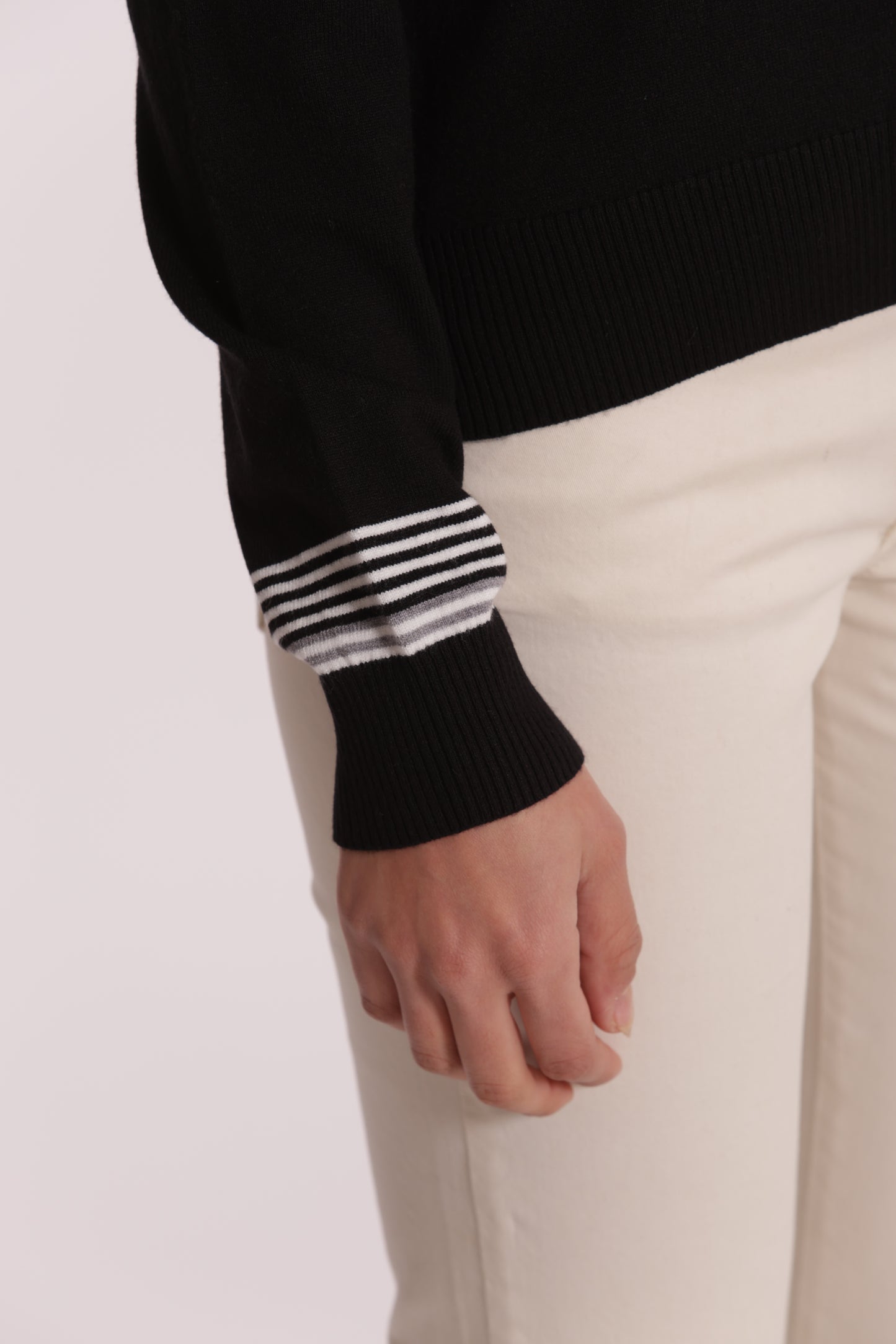 MAGLIA TRICOLOR CON DETTAGLIO RIGHE