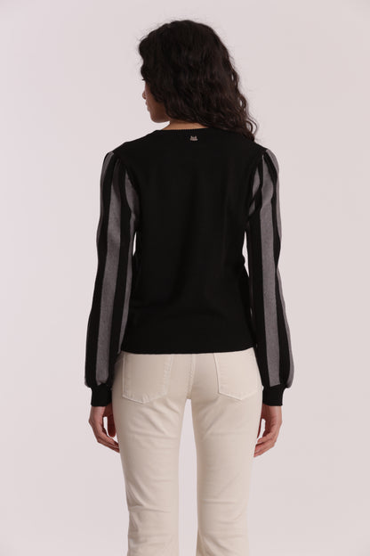 MAGLIA CON MANICHE A RIGHE