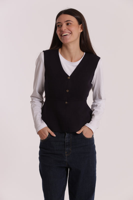 GILET IN MAGLIA SVASATO SUL FONDO CON BOTTONI