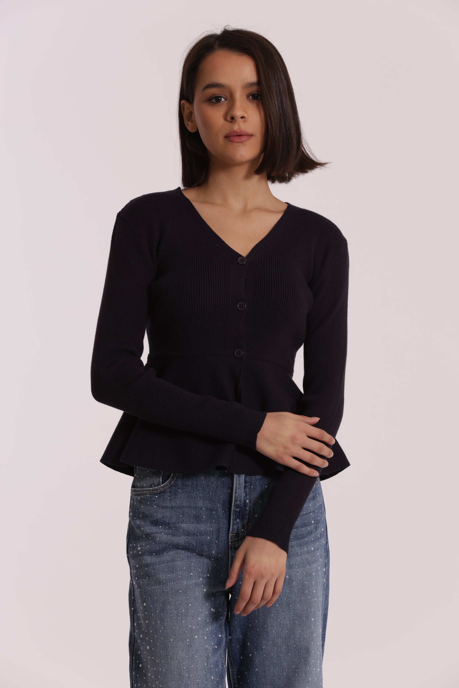 MAGLIA CARDIGAN SVASATO SUL FONDO CON BOTTONI
