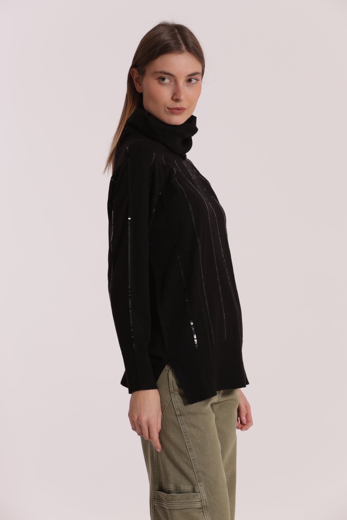 MAGLIA OVER CON SPACCHI LATERALI  E PAILLETTES