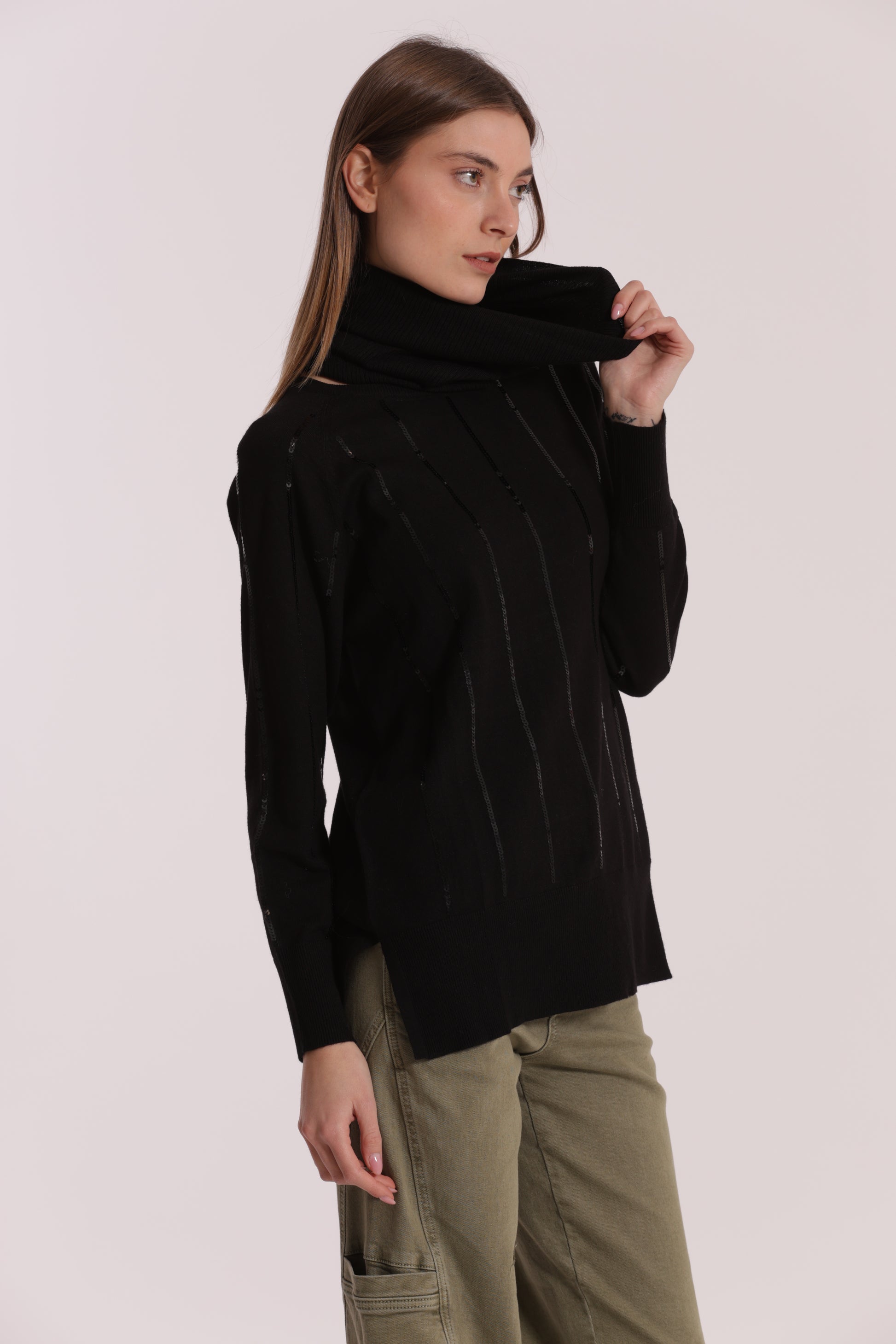 MAGLIA OVER CON SPACCHI LATERALI  E PAILLETTES