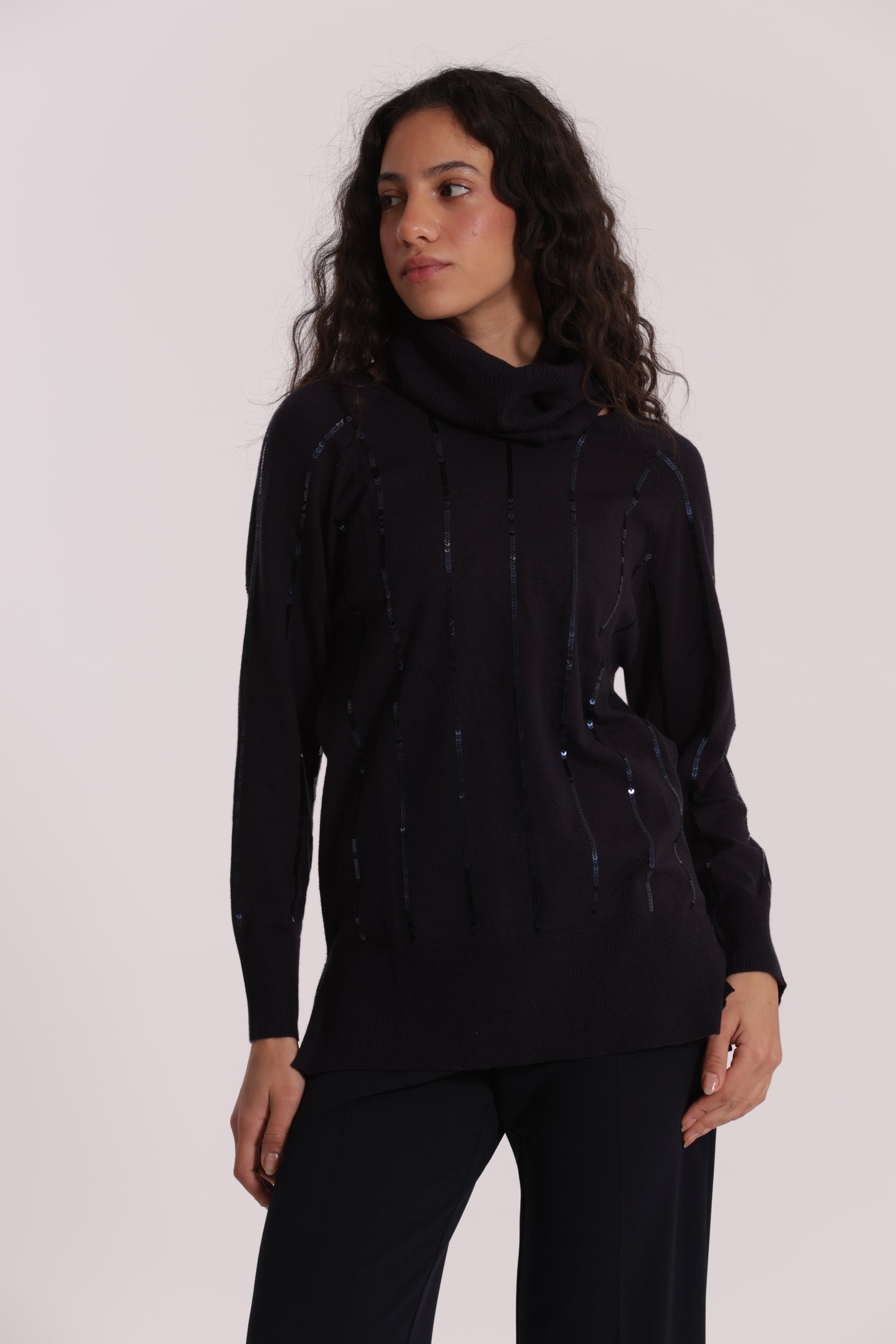 MAGLIA OVER CON SPACCHI LATERALI  E PAILLETTES