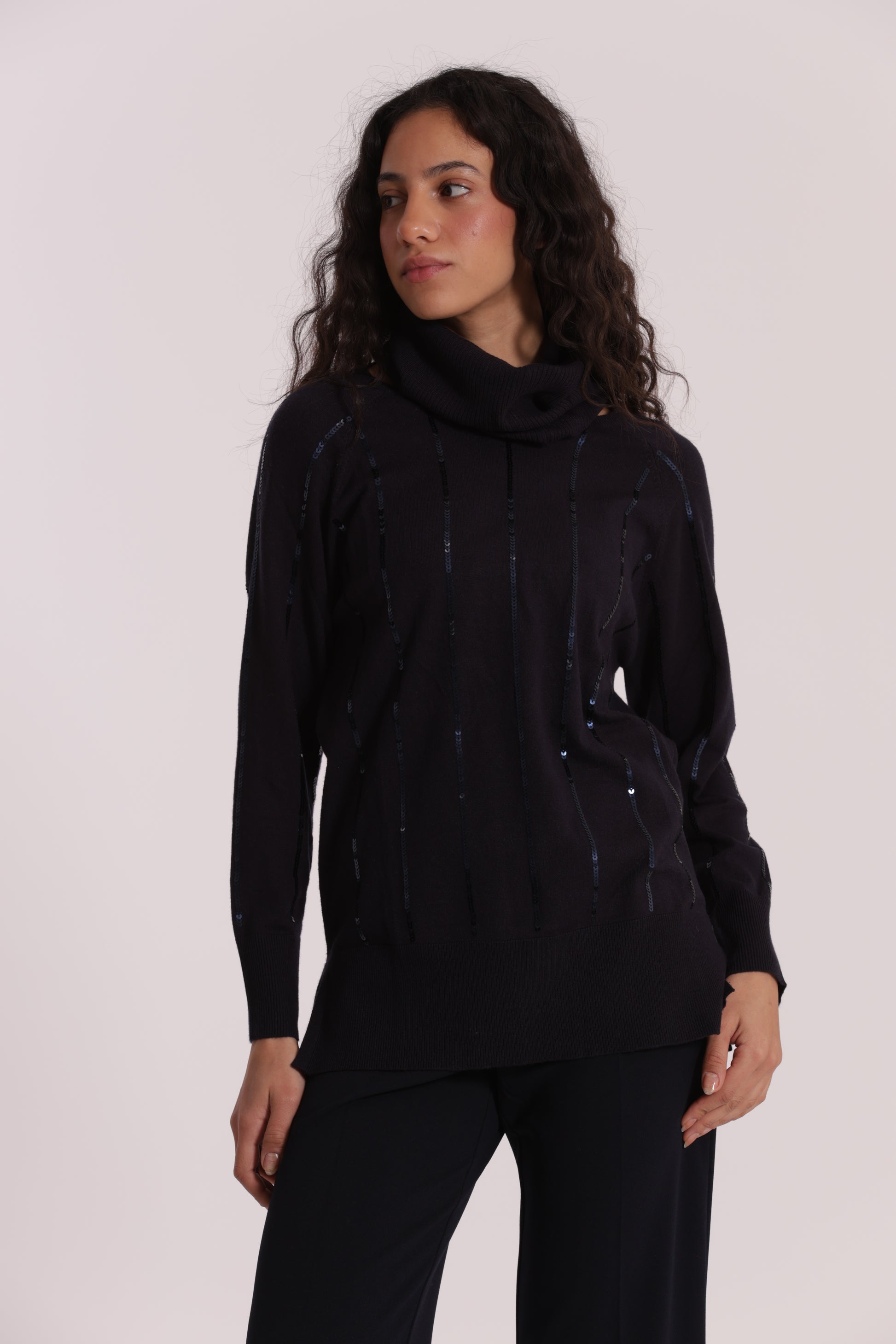 MAGLIA OVER CON SPACCHI LATERALI  E PAILLETTES