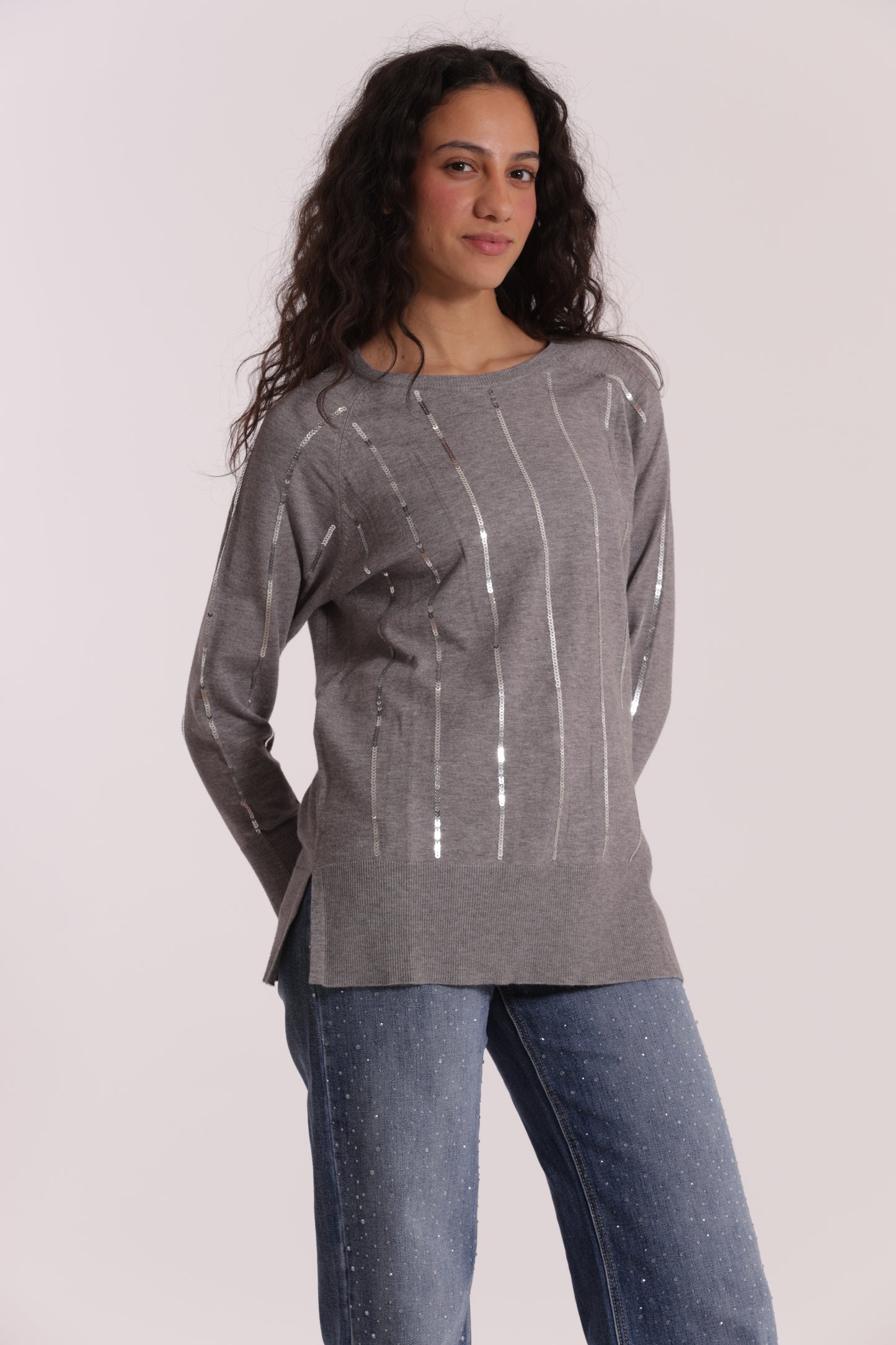 MAGLIA OVER CON SPACCHI LATERALI  E PAILLETTES