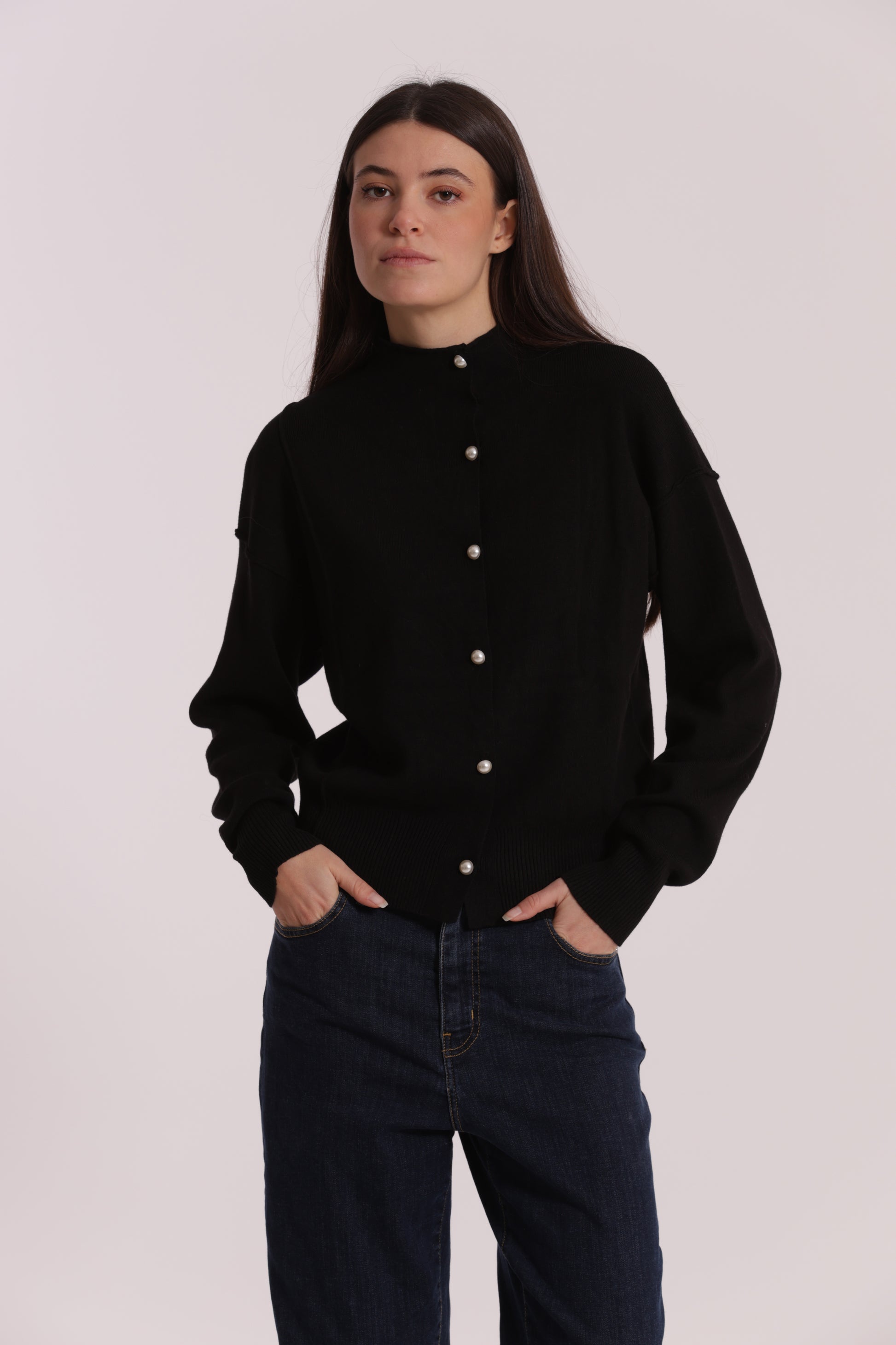 MAGLIA CARDIGAN CON BOTTONI PERLE