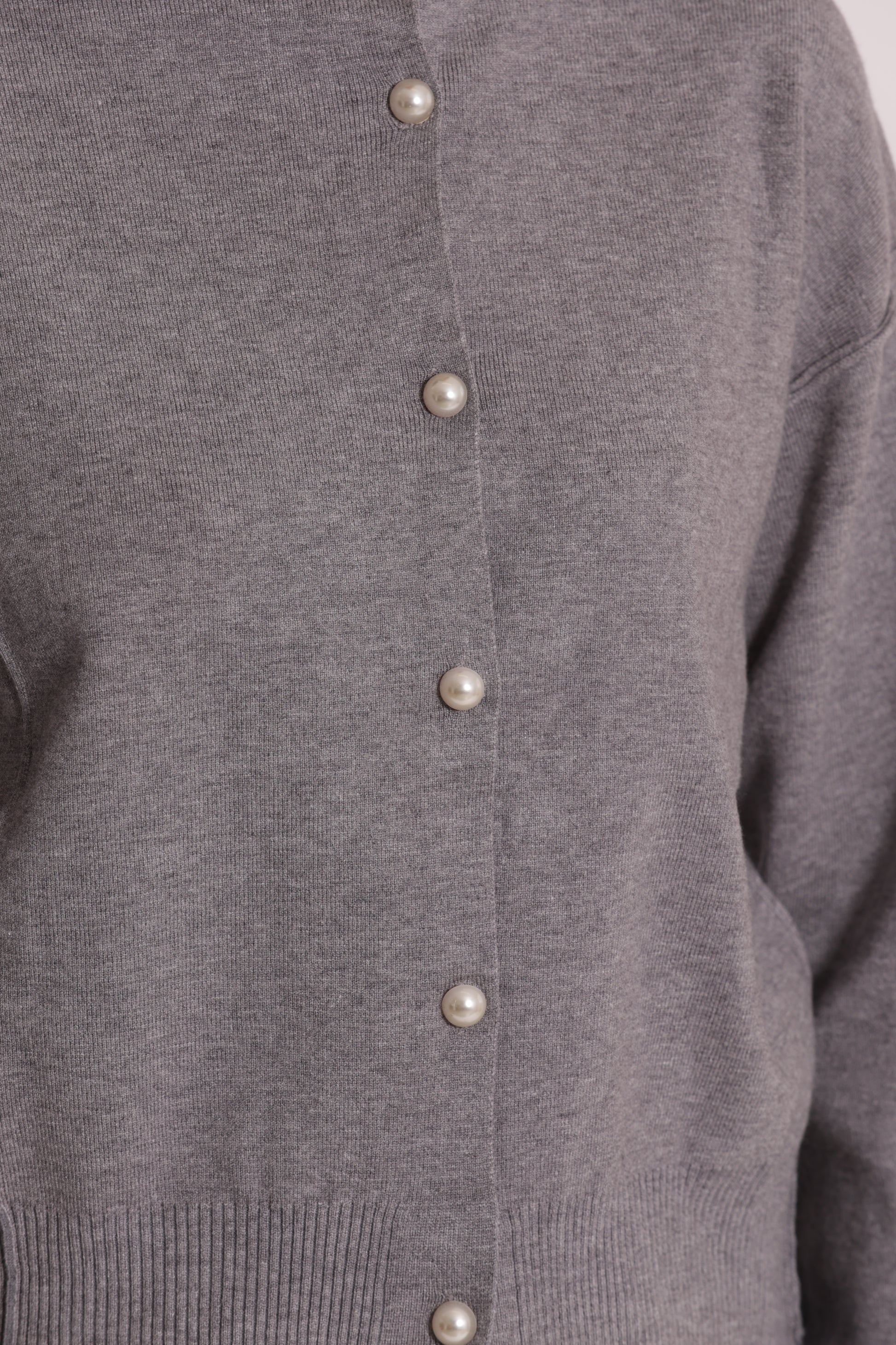 MAGLIA CARDIGAN CON BOTTONI PERLE