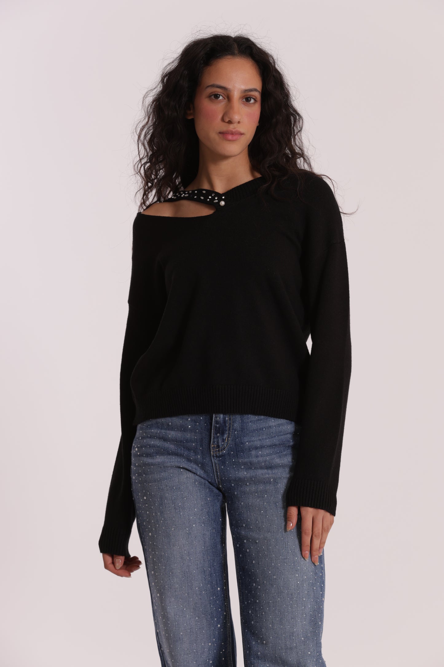 MAGLIA SCOLLO V CUT OUT CON STRASS