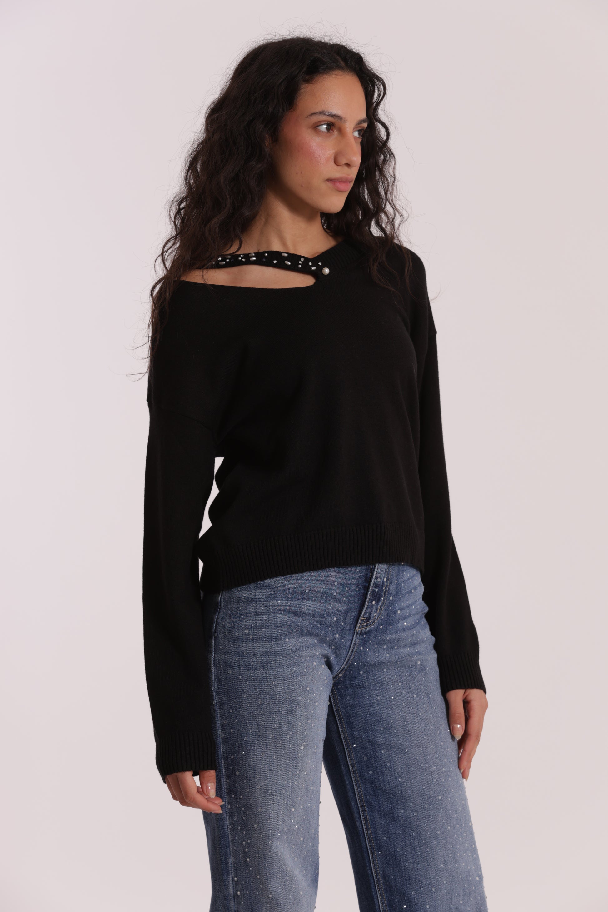 MAGLIA SCOLLO V CUT OUT CON STRASS