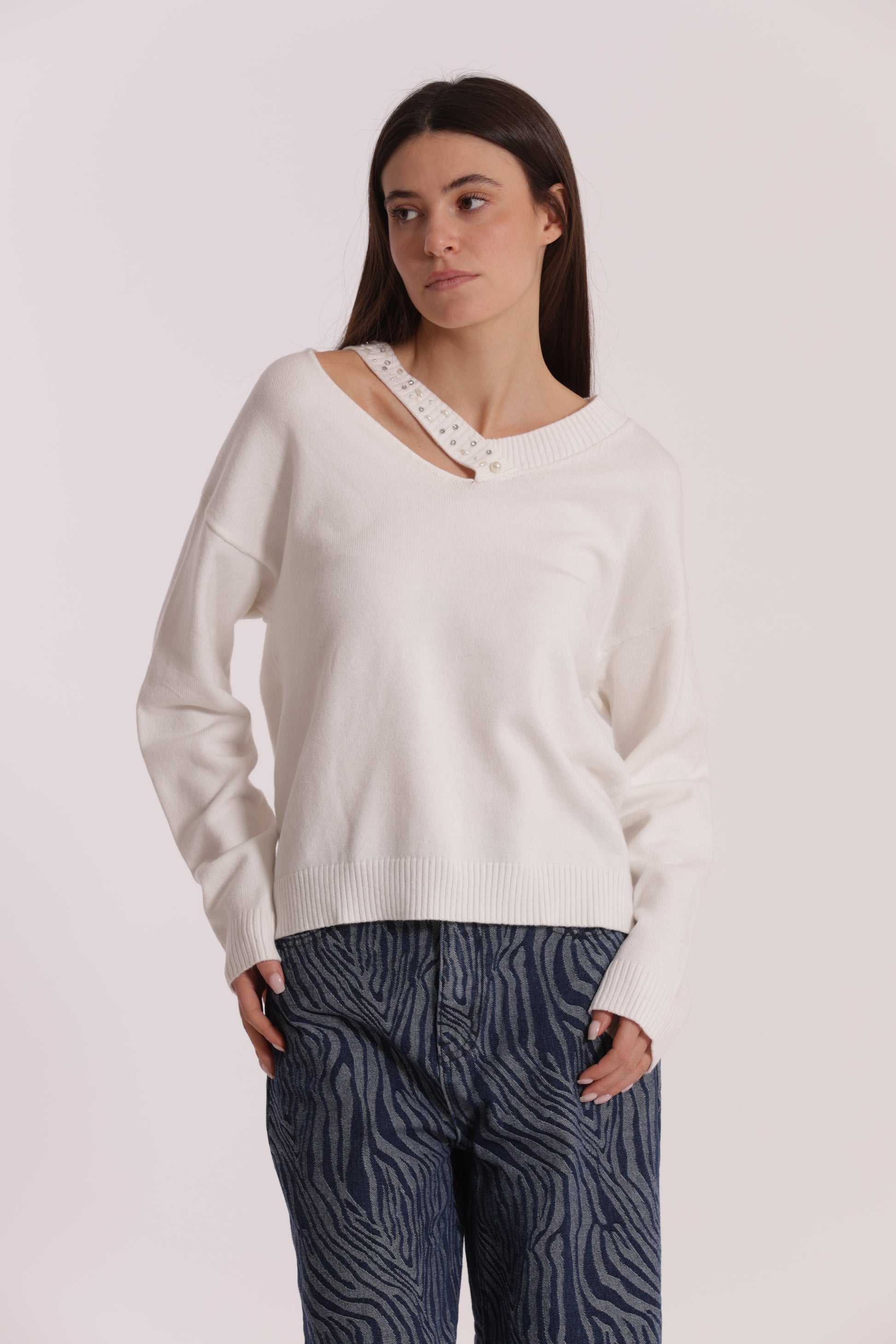 MAGLIA SCOLLO V CUT OUT CON STRASS