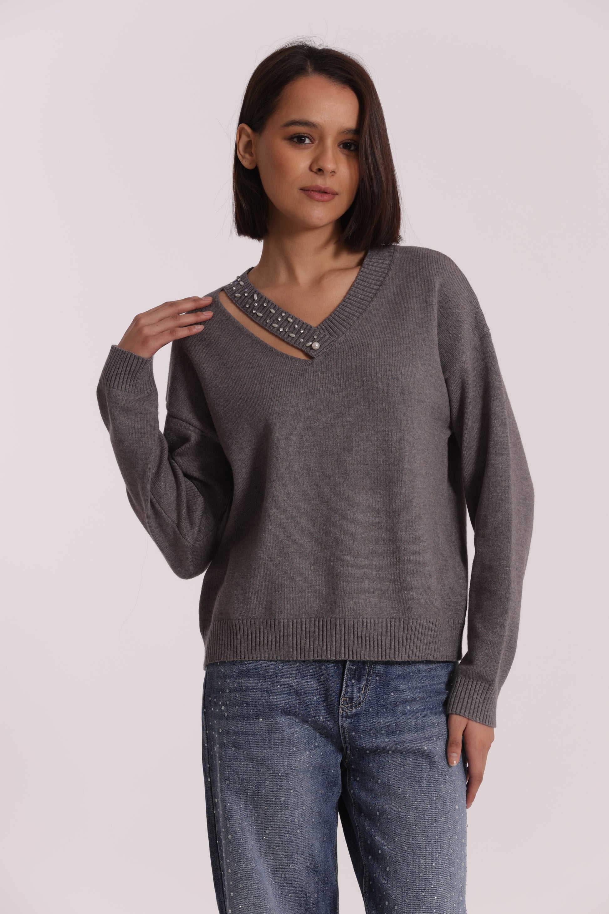 MAGLIA SCOLLO V CUT OUT CON STRASS