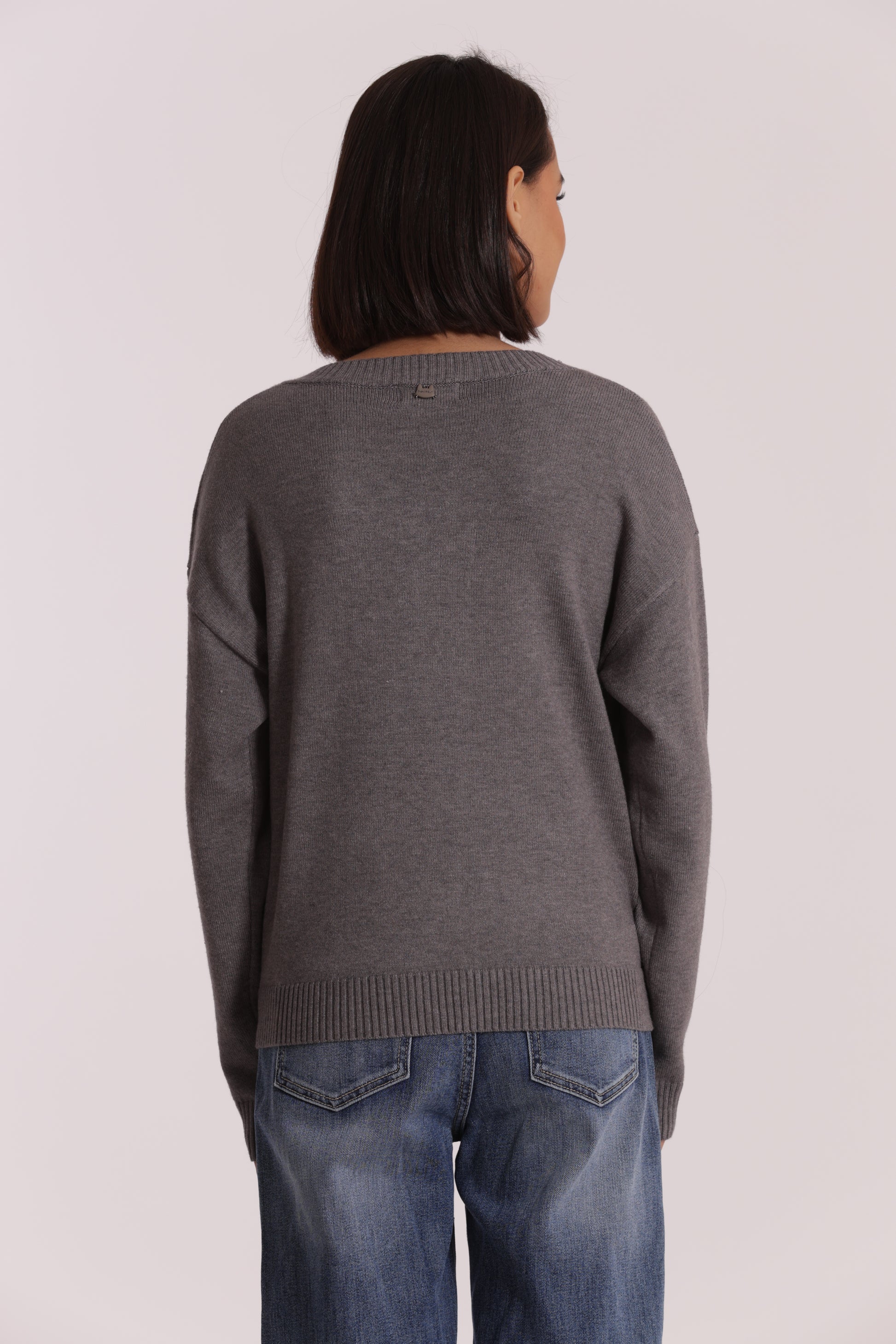 MAGLIA SCOLLO V CUT OUT CON STRASS