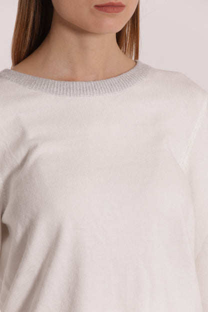 MAGLIA SCOLLO TONDO CON FIOCCHI SULLA MANICA