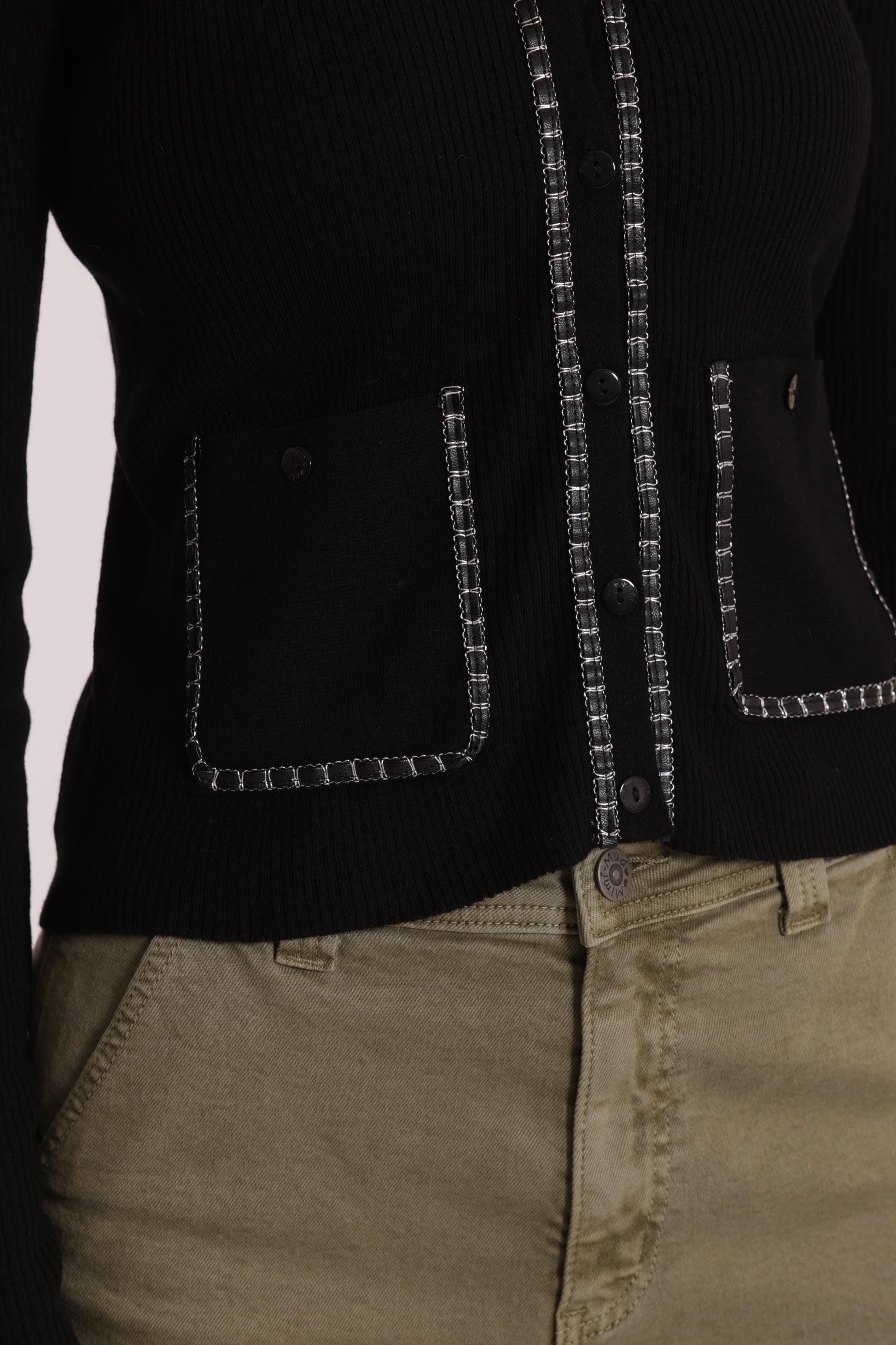 MAGLIA CARDIGAN CON CATENA