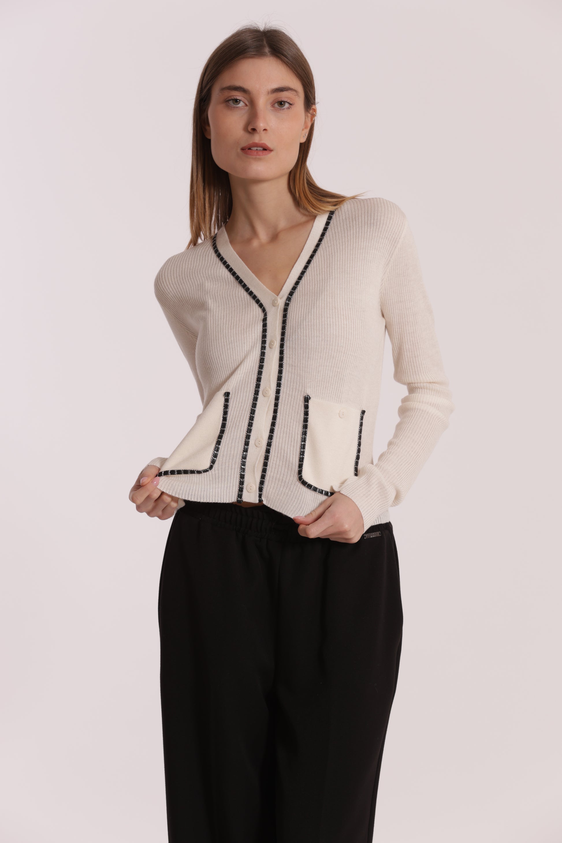 MAGLIA CARDIGAN CON CATENA