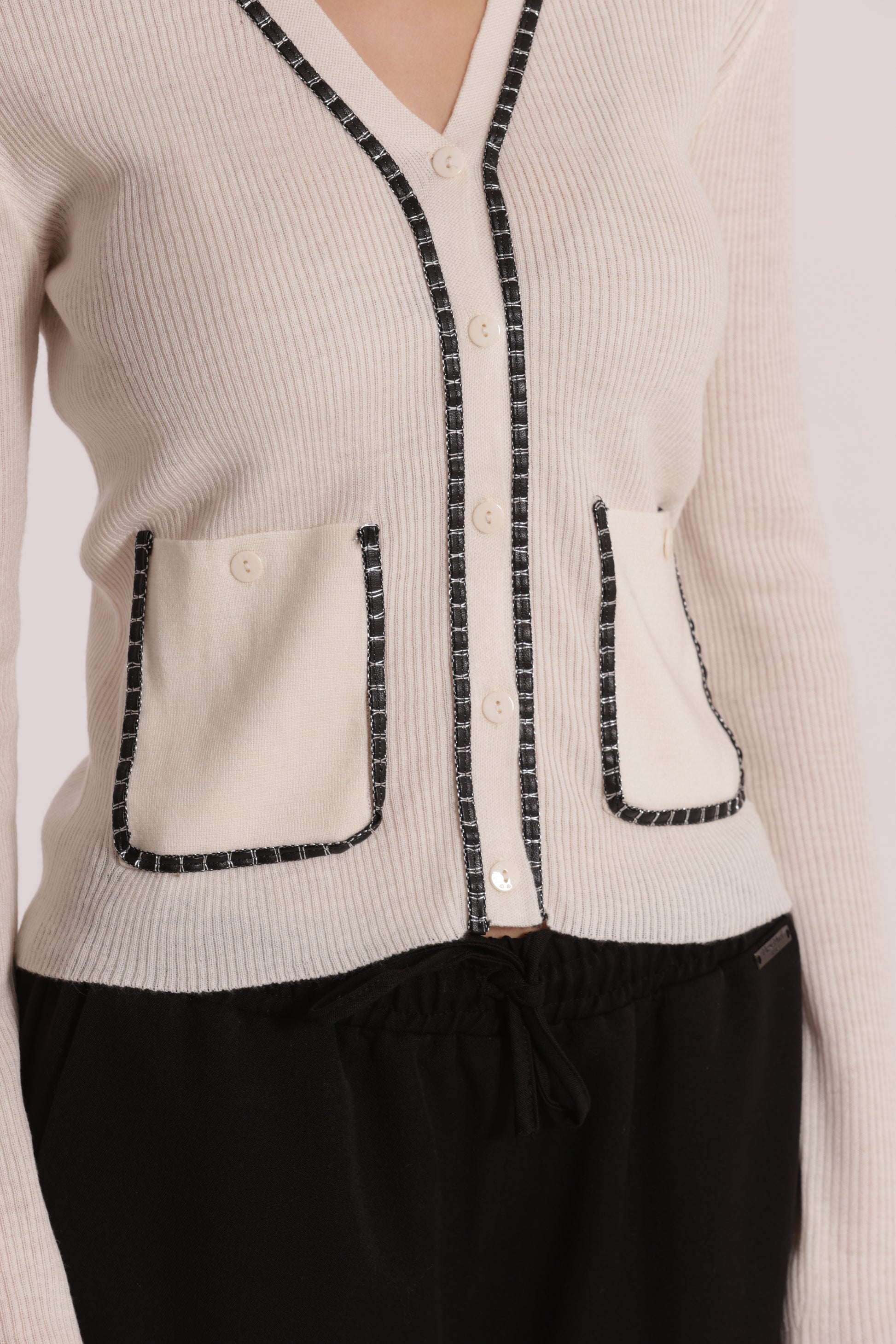 MAGLIA CARDIGAN CON CATENA