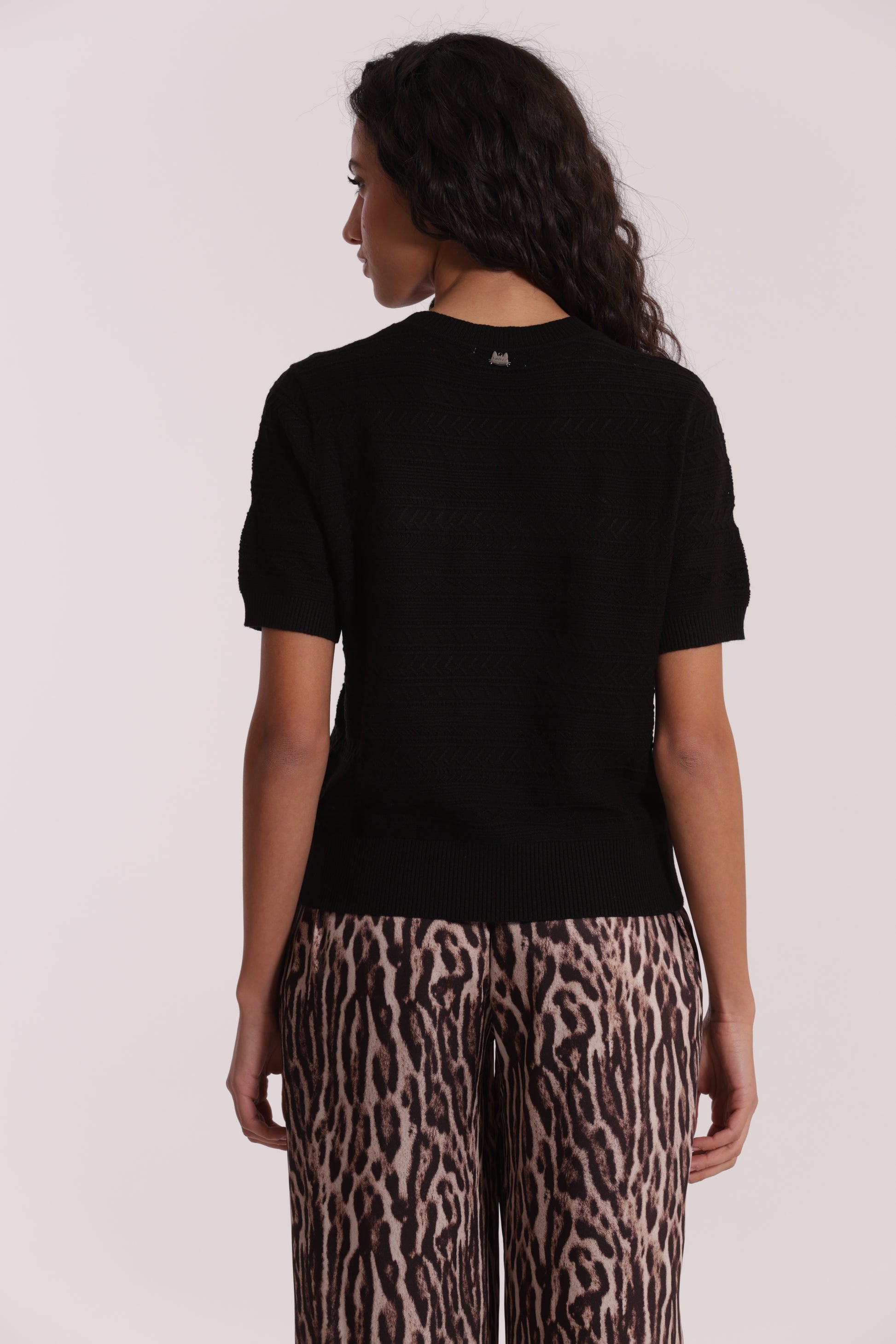 MAGLIA MANICHE CORTE TRAFORATO