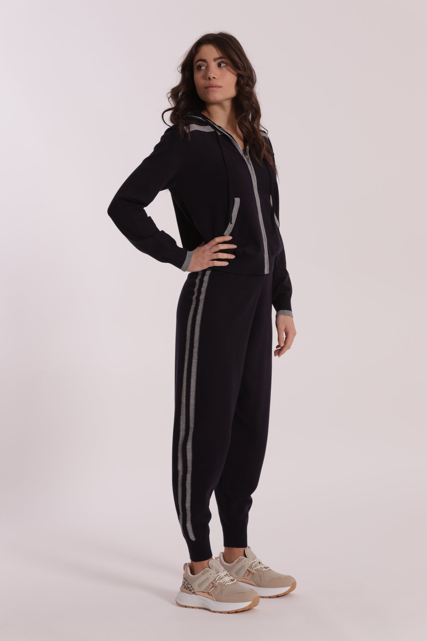 PANTALONI IN MAGLIA BICOLOR
